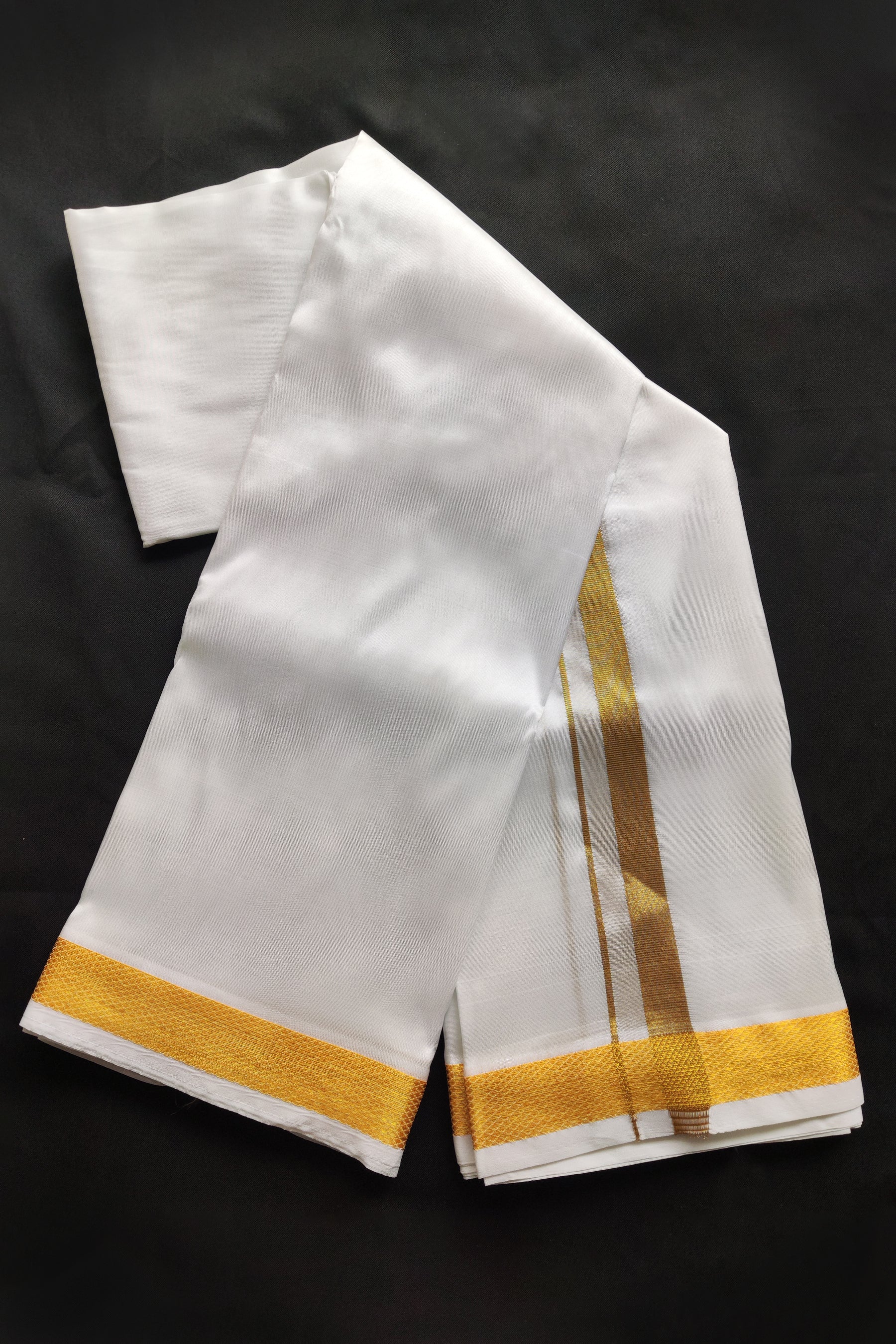 Men's 8 MULAM Premium Veshti in Gleaming White - Traditional with Style