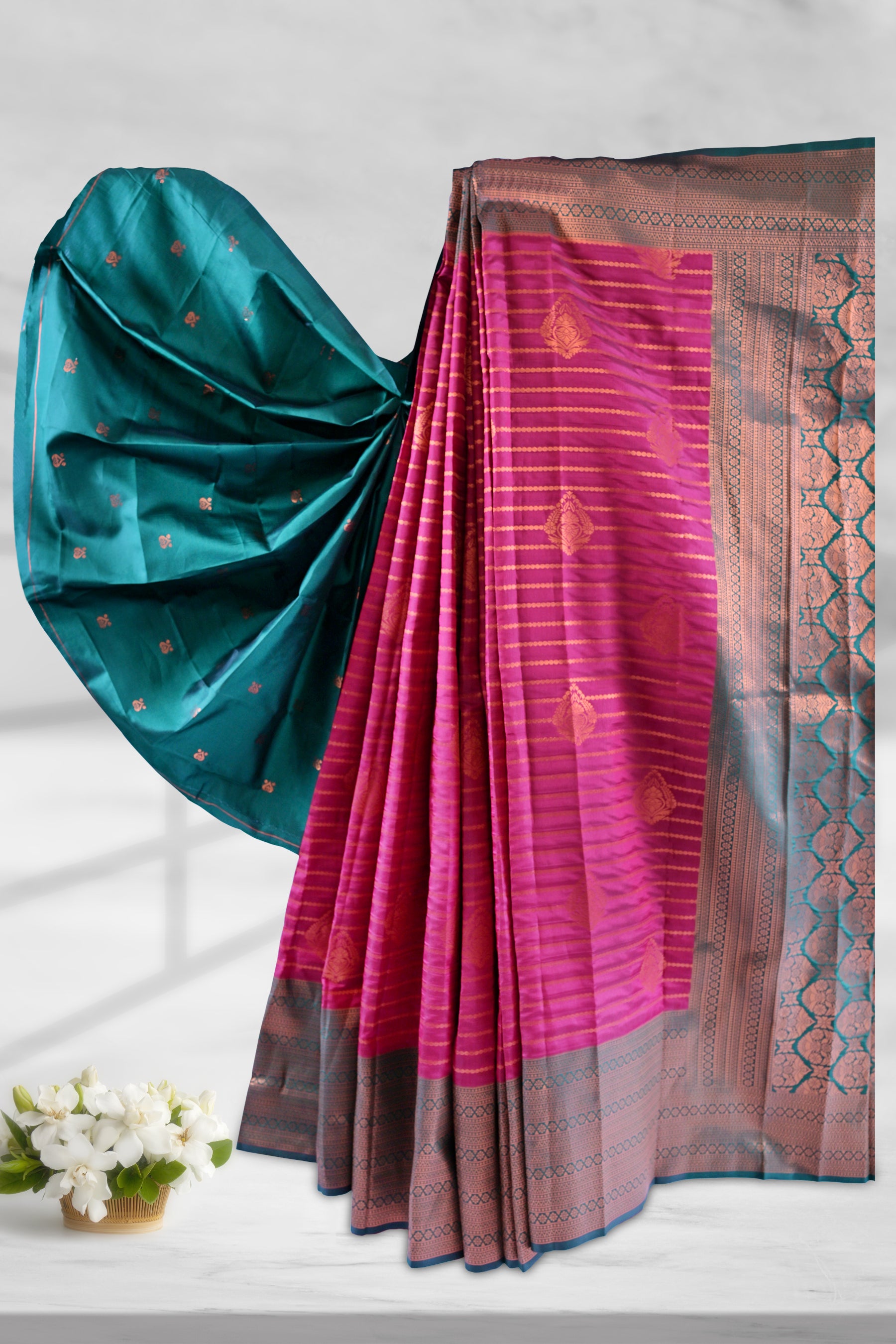 Zari Lines Saree with Contrasting Borders - Traditional Elegance Meet