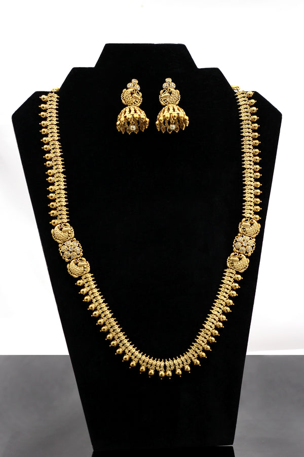 Glittering Gold-Polished Temple Jewelry Necklace Set with Jhumka