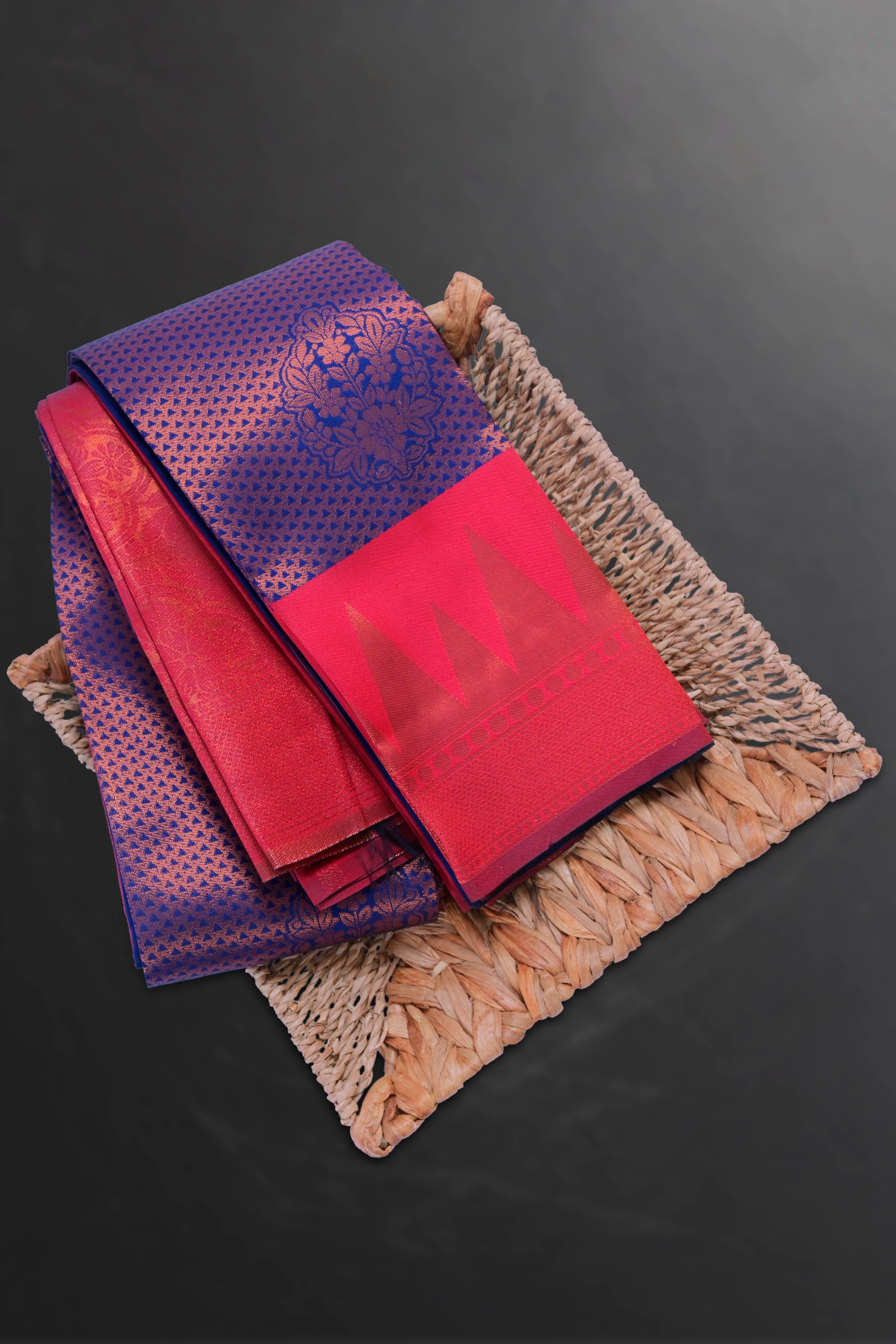 Exquisite Zari Work Saree with Unique Dual-Border Design - JCS Fashion