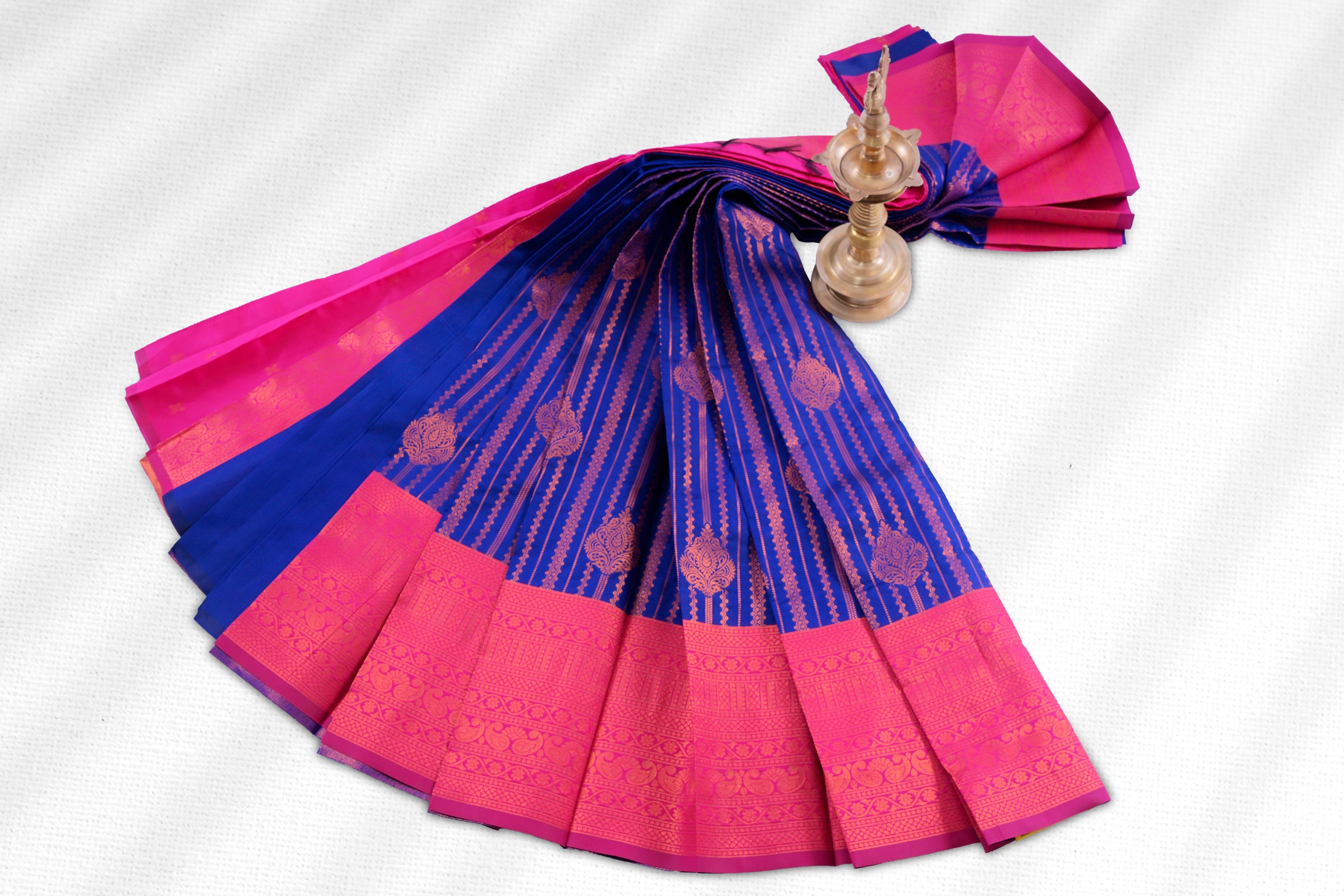 Zari-Line Saree: Blend of Tradition & Modern Trends - JCSFashions