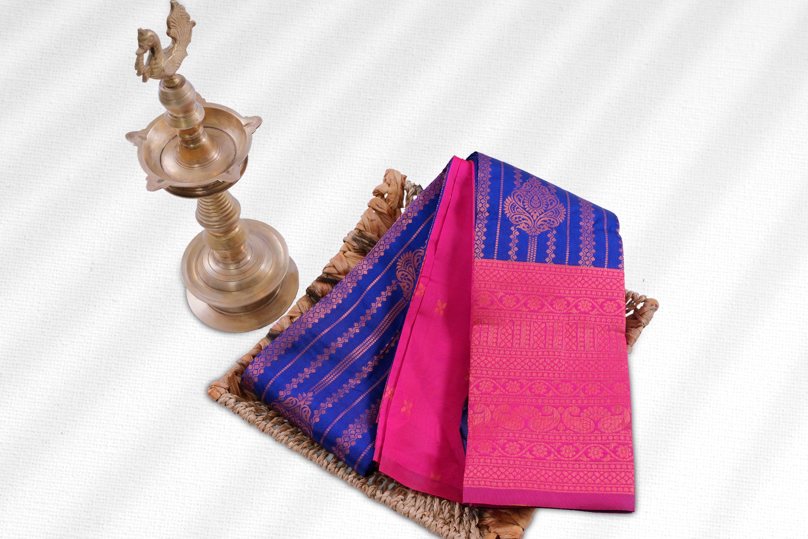 Zari-Line Saree: Blend of Tradition & Modern Trends - JCSFashions