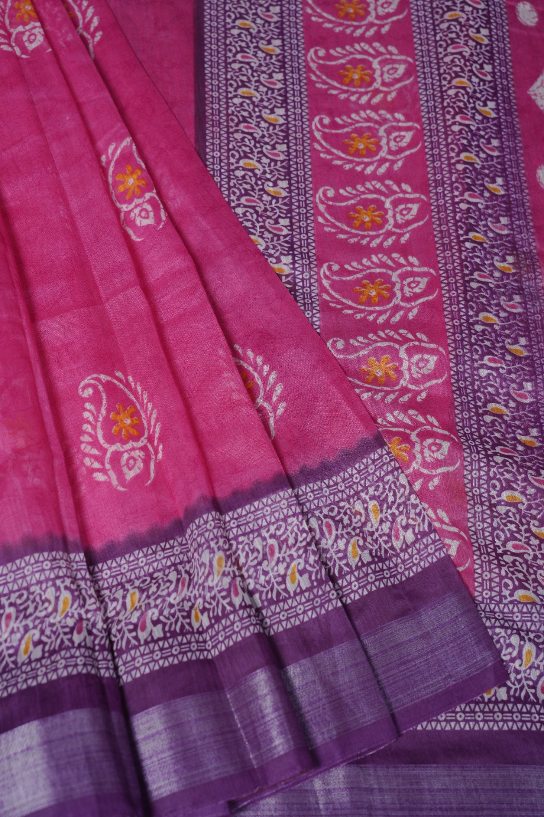 Soft Jute Sarees with Allover Bhandini Prints & Contrast Kaddi Border