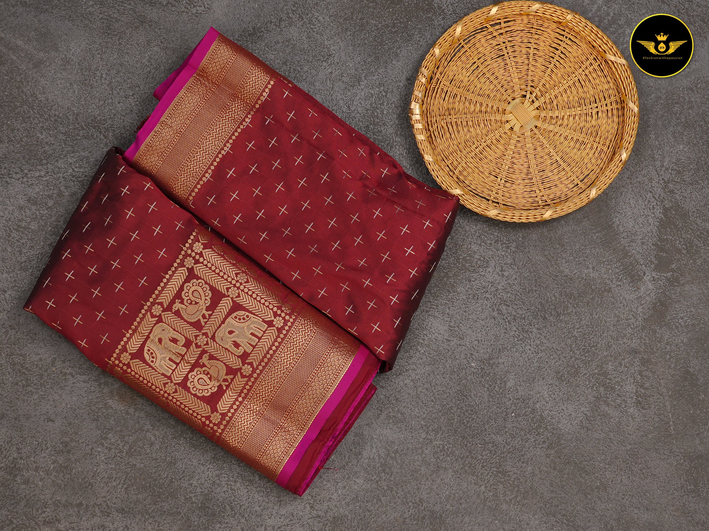 Semi Soft Silk Saree With Zari Woven Border And Pallu