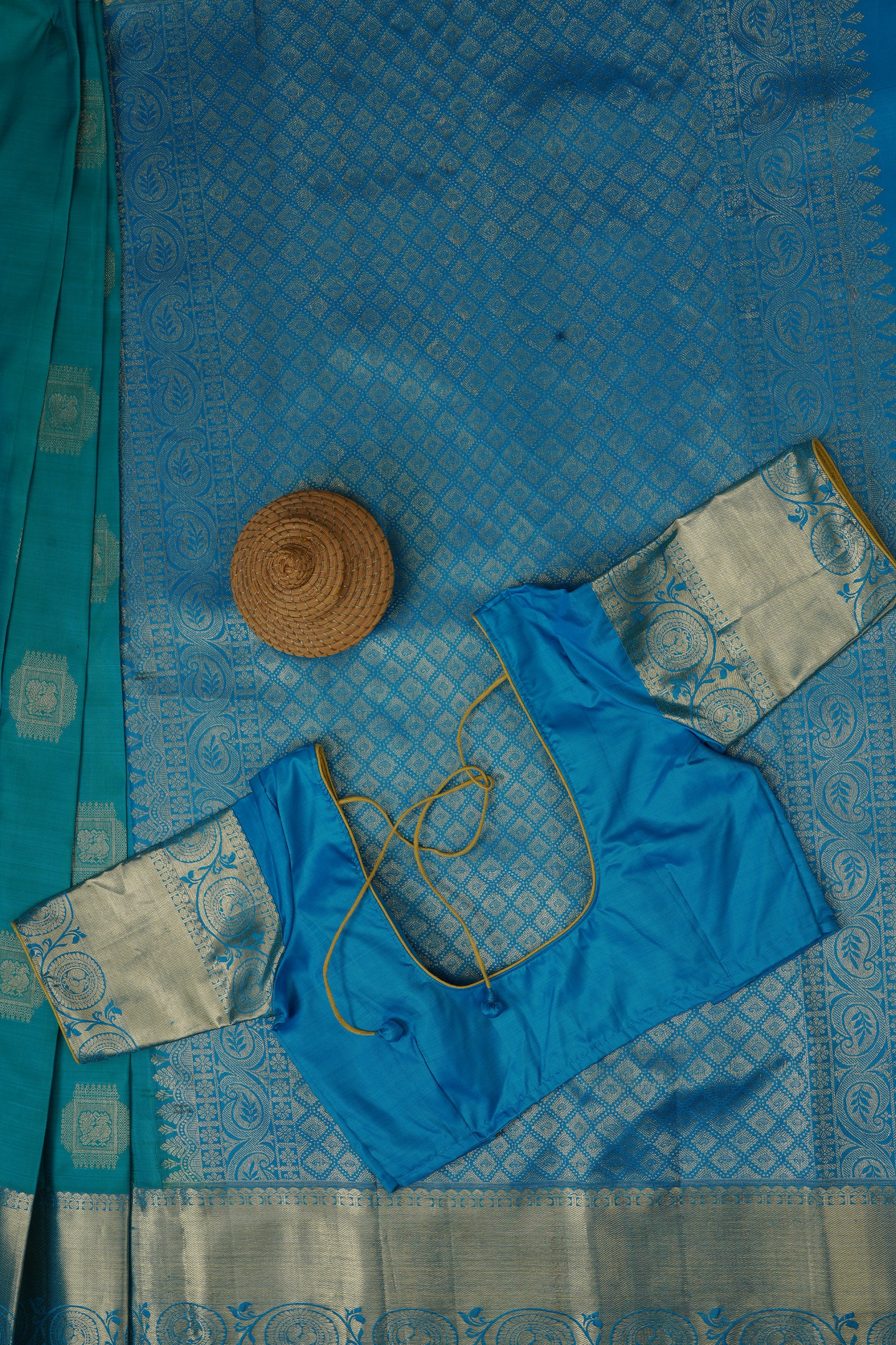 Elegant Kanchipuram Handloom Silk Masterpiece with Grand Pallu in Blue Saree JCS Fashions