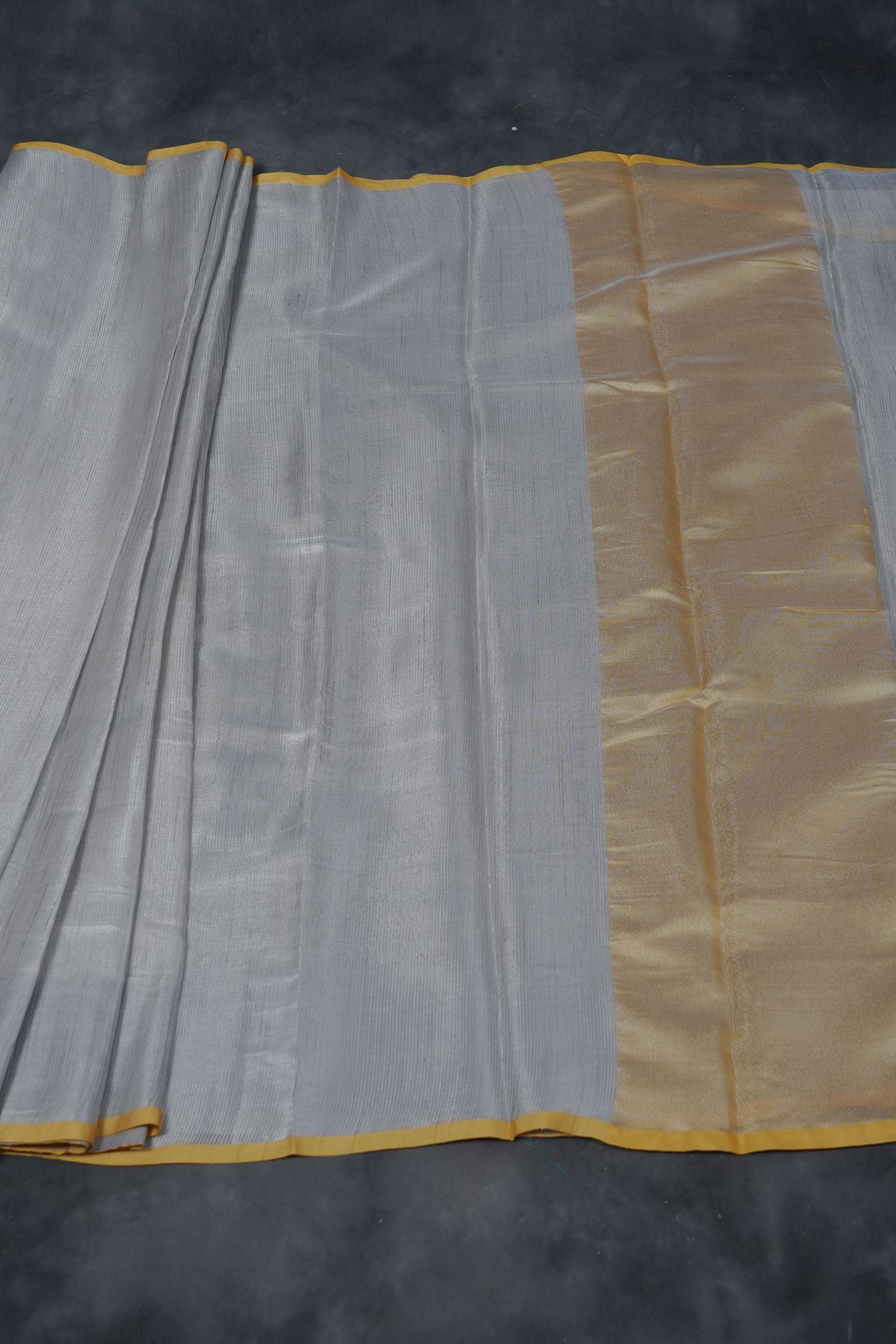 Silver Weave Sarees: Elegant Tissue Fabric, Contrast Pallu and Blouse