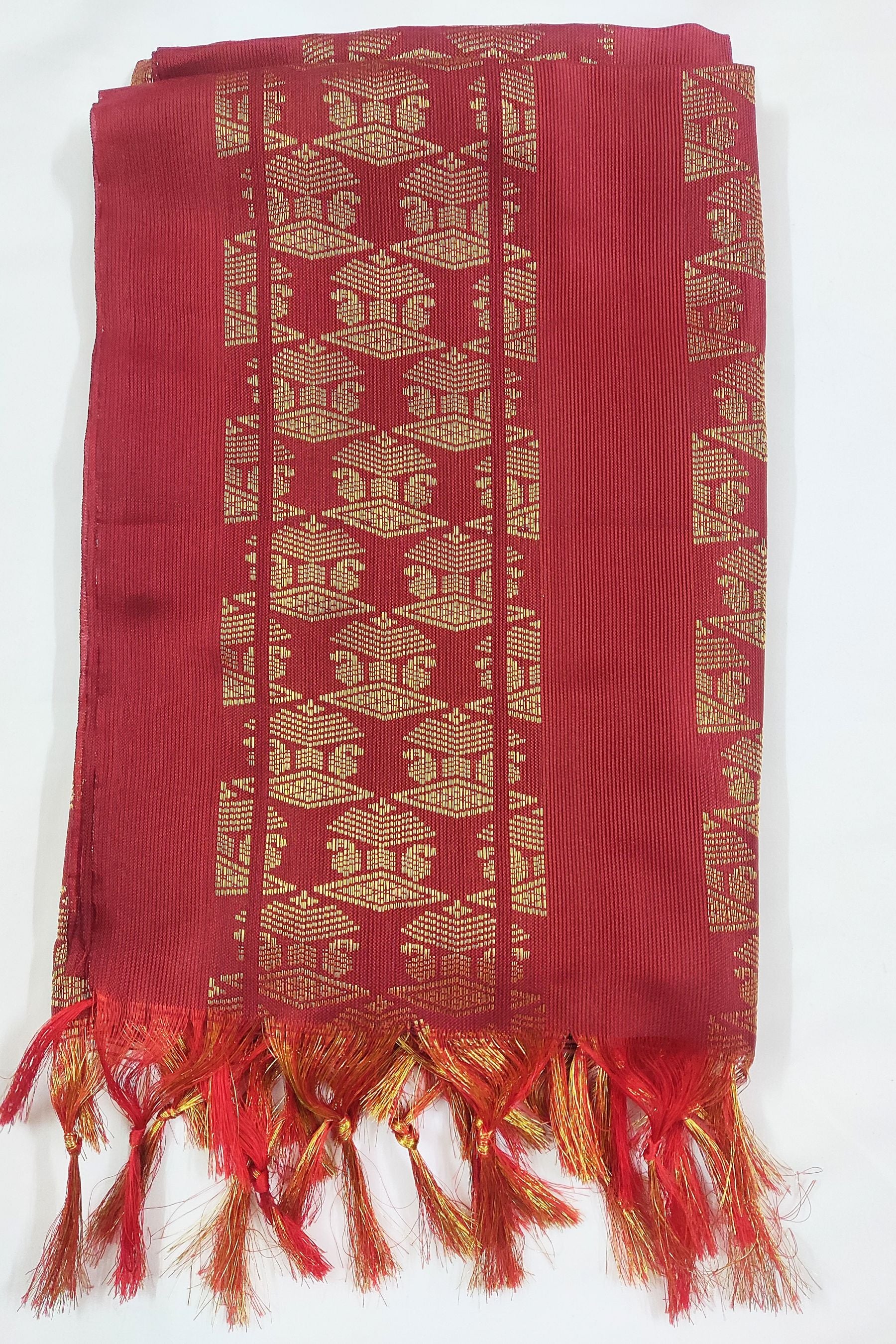 Elegant Ponnadai Shawl by JCSFashions - Blend of Tradition and Style Shawl JCS Fashions