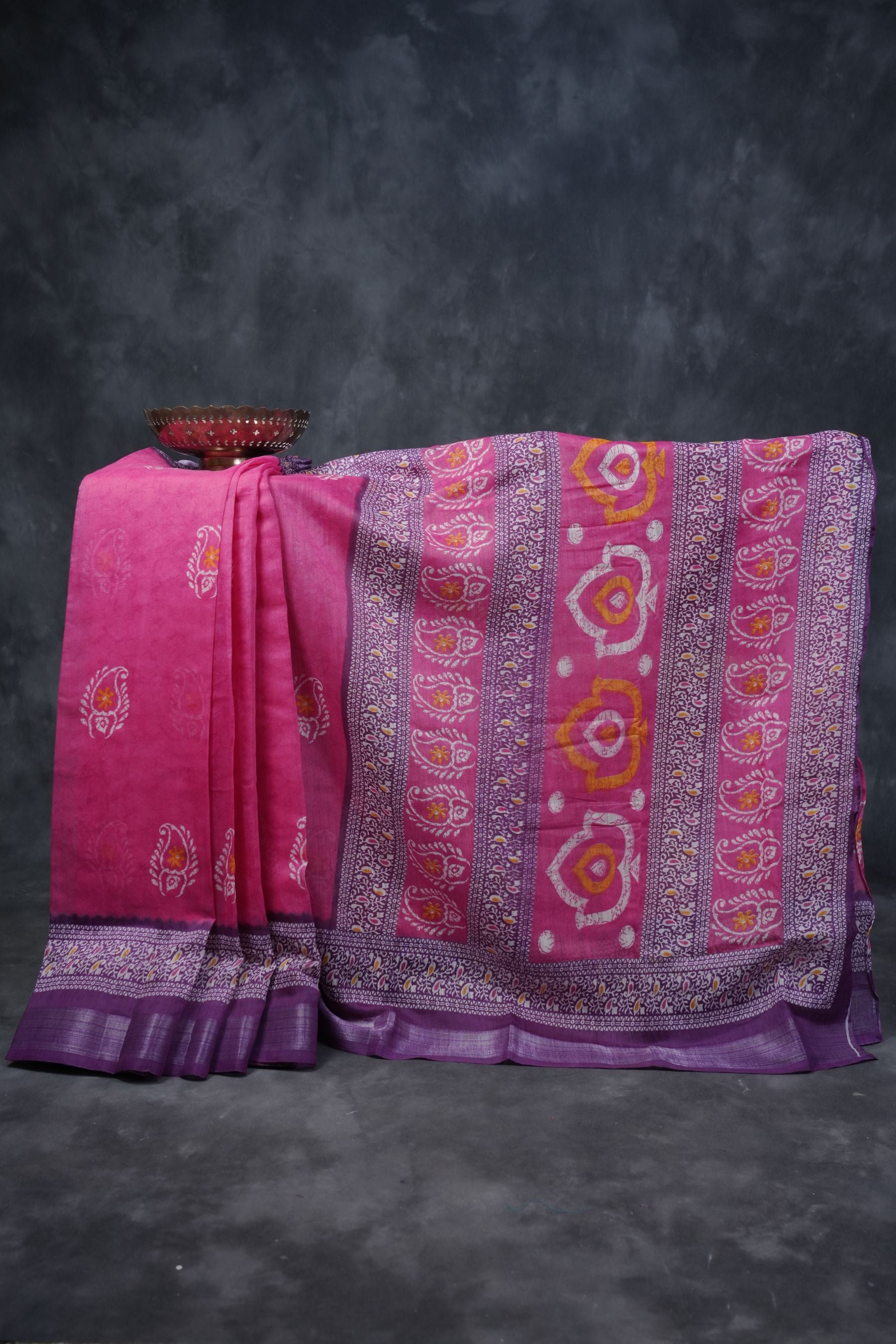 Soft Jute Sarees with Allover Bhandini Prints & Contrast Kaddi Border