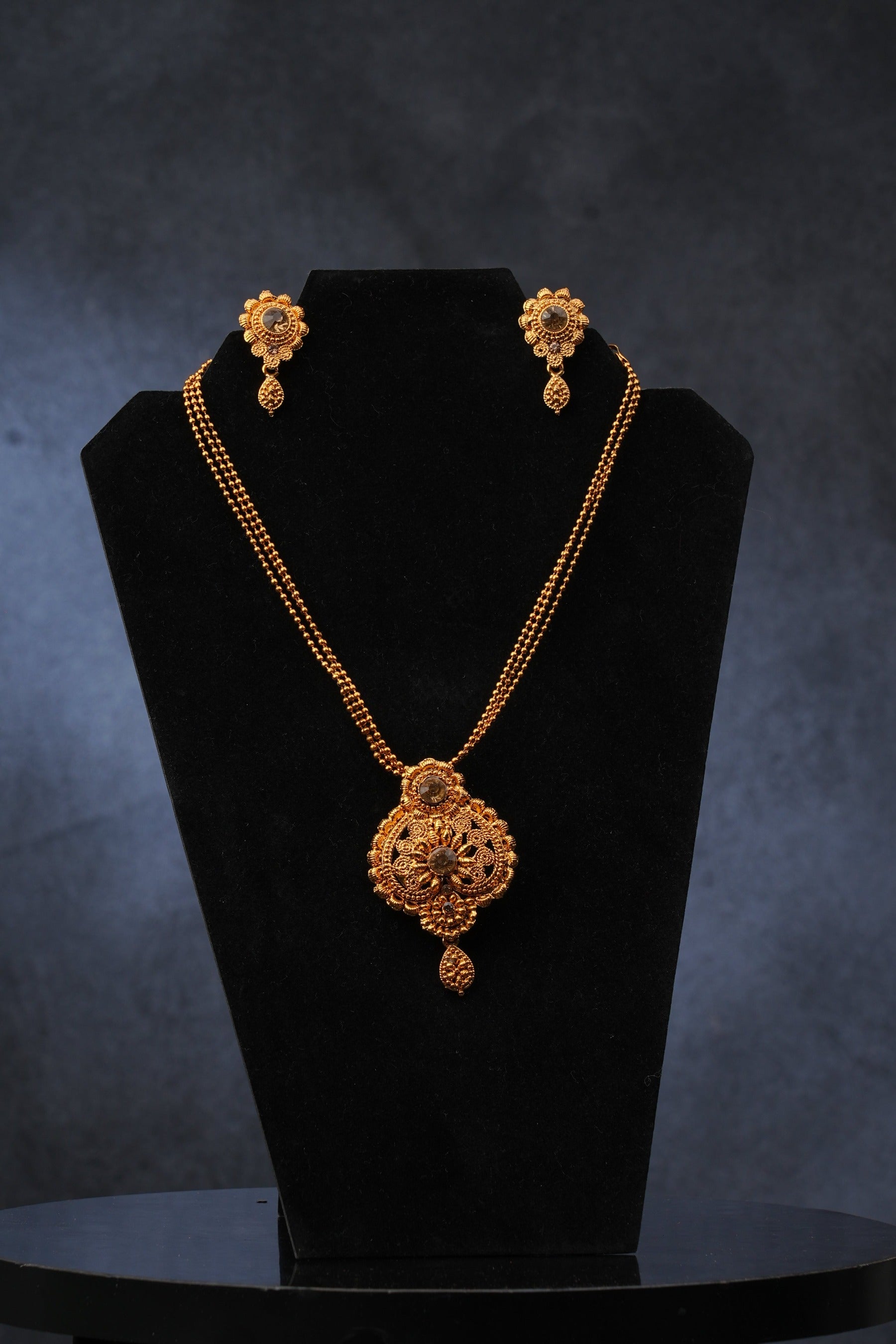 Golden Temple Jewelry Set: Matte Finish and Intricate Stone Work