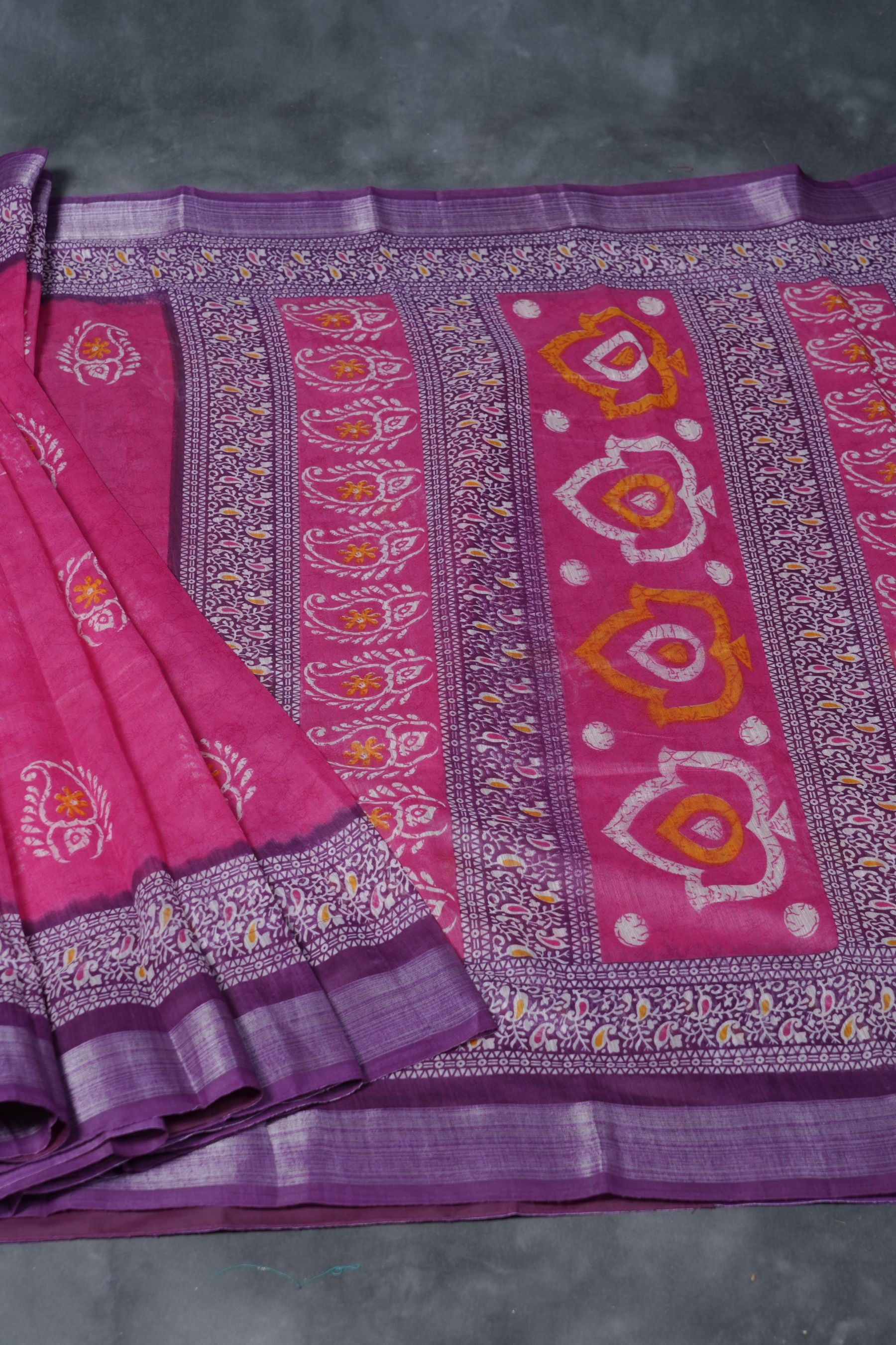 Soft Jute Sarees with Allover Bhandini Prints & Contrast Kaddi Border