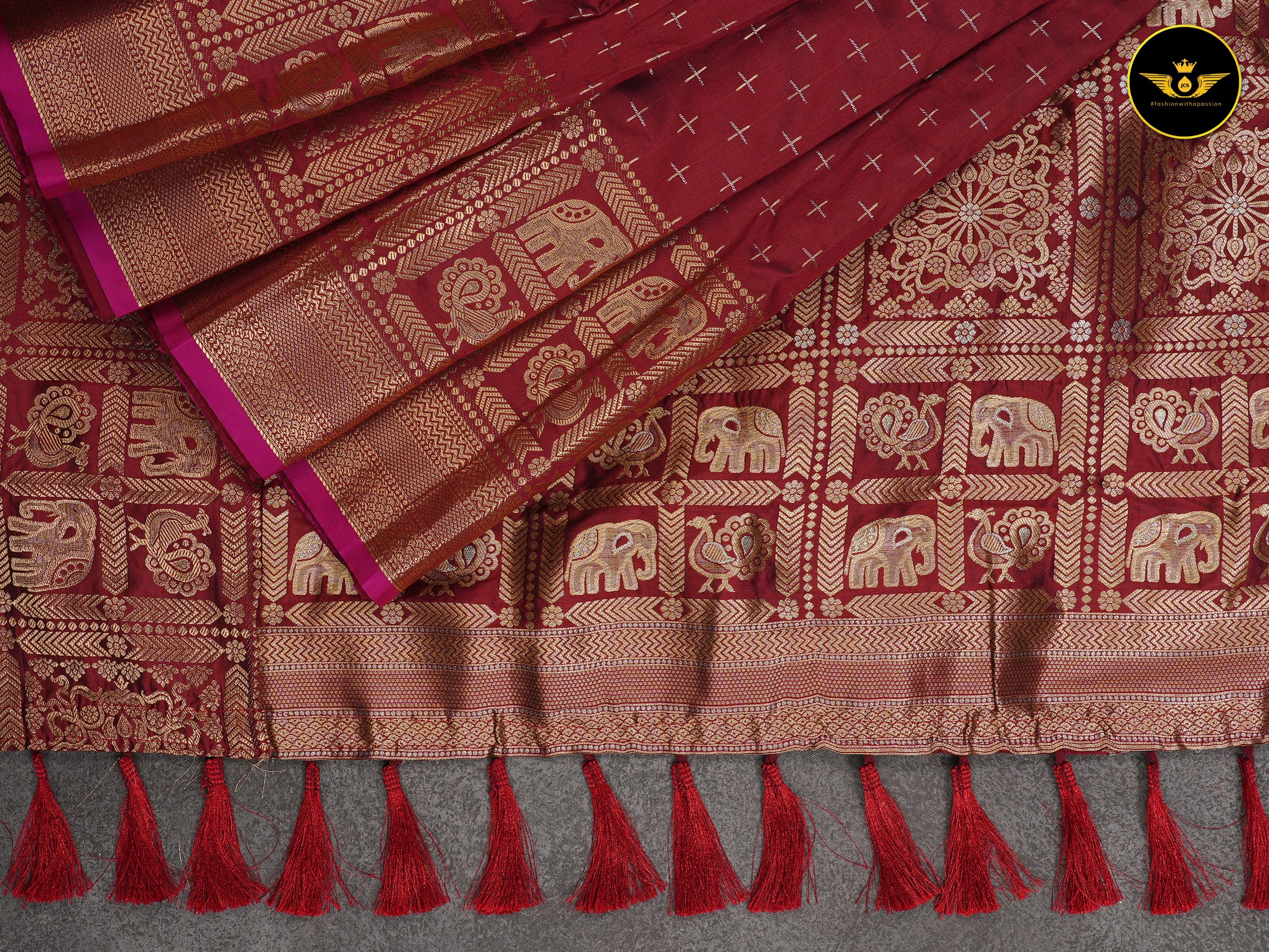 Semi Soft Silk Saree With Zari Woven Border And Pallu