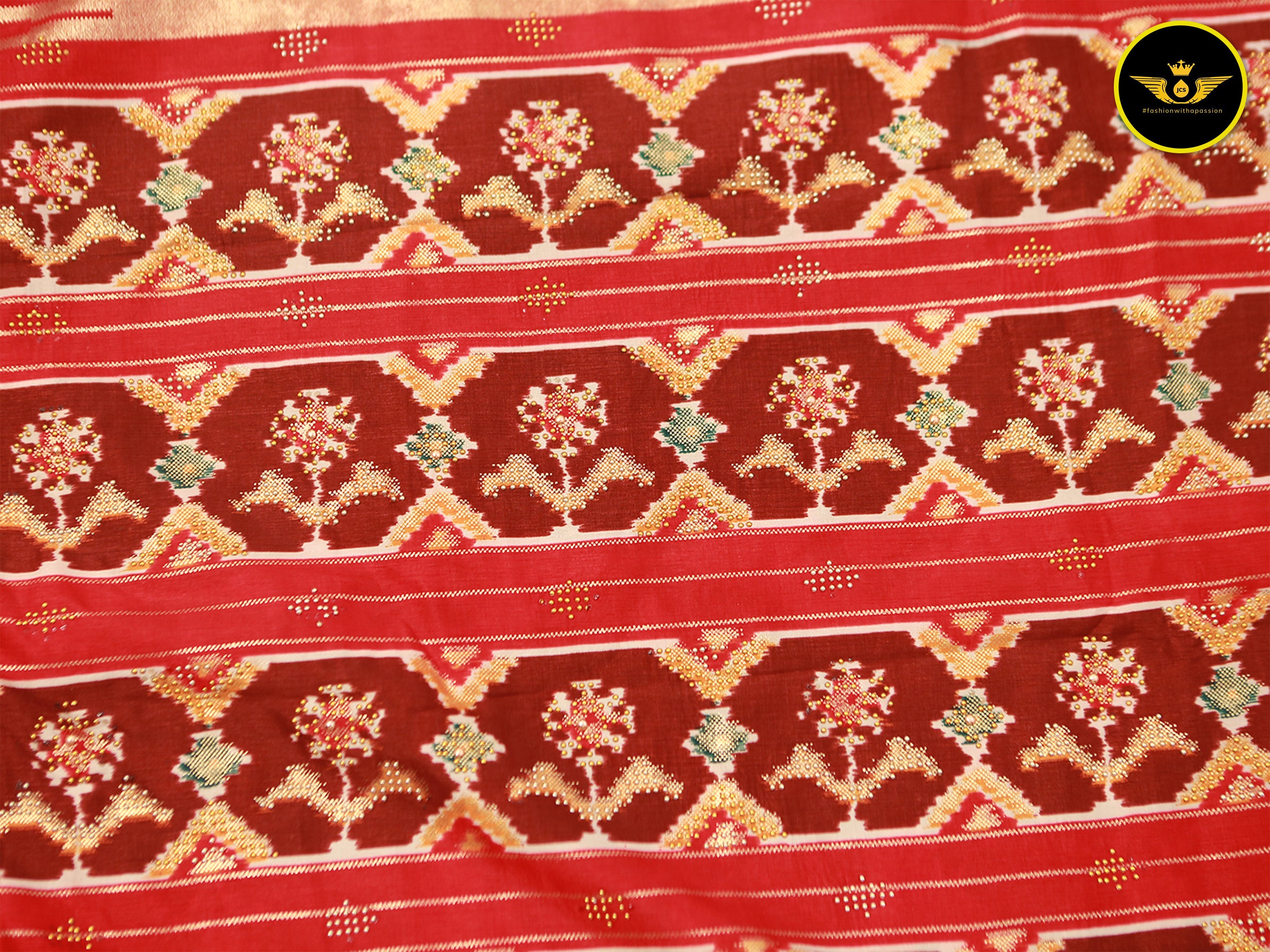 Exquisite Twill Ikkat Patola Silk Sarees with Contrast Borders