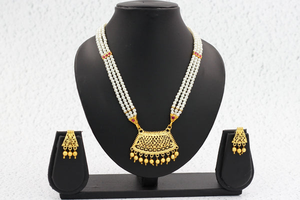 Lustrous Pearl-Adorned Tanmani Haar Necklace and Earring Set