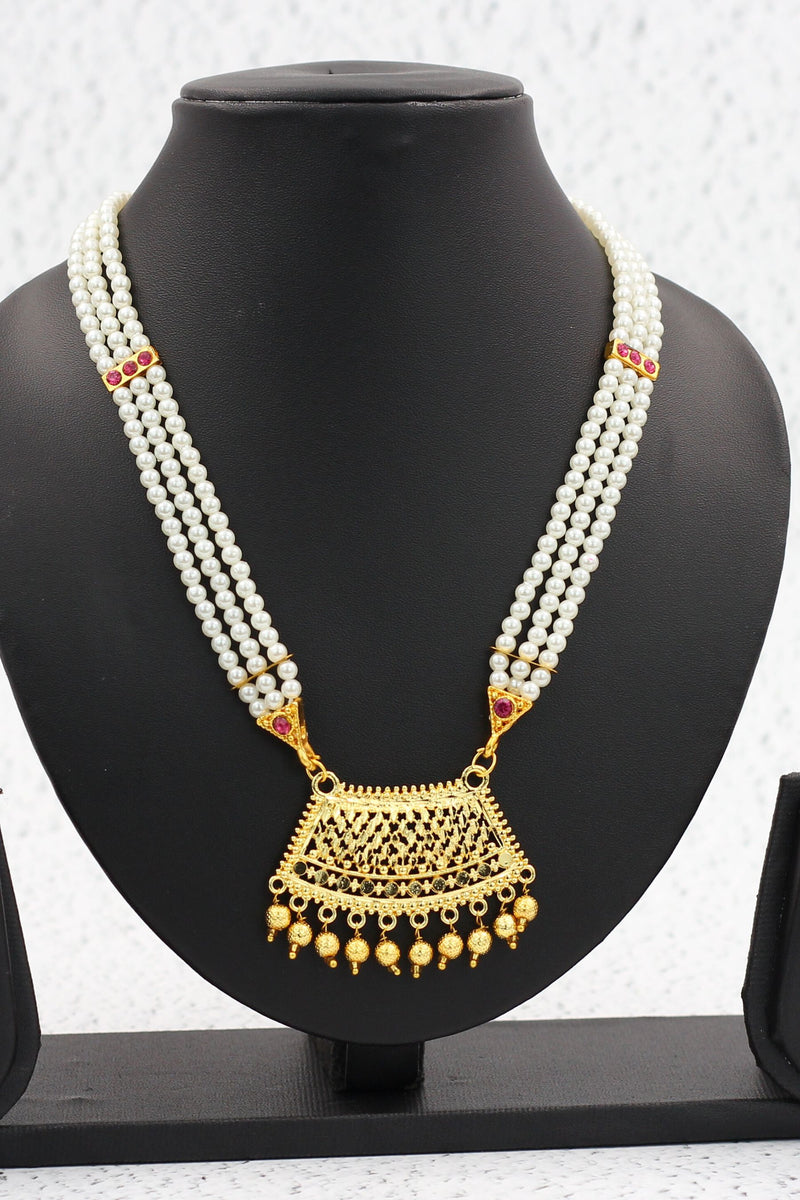 Lustrous Pearl-Adorned Tanmani Haar Necklace and Earring Set