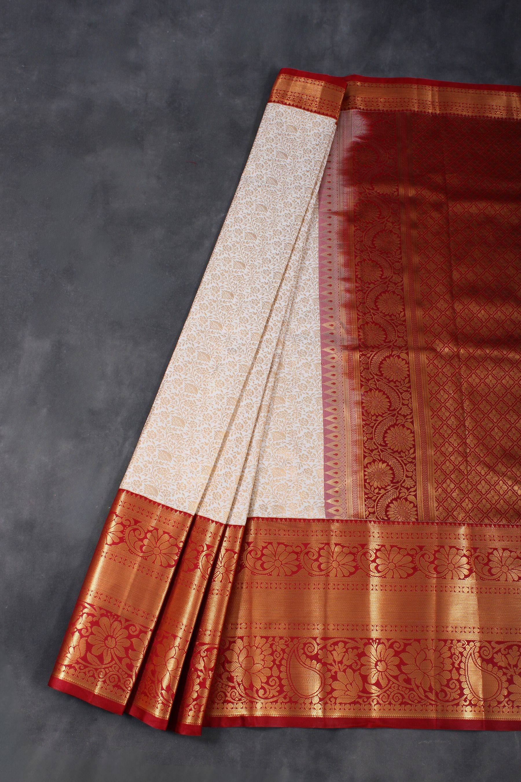 Elegant Kanchipuram Silk Saree - Traditional Design with Vibrant Color Saree JCS Fashions