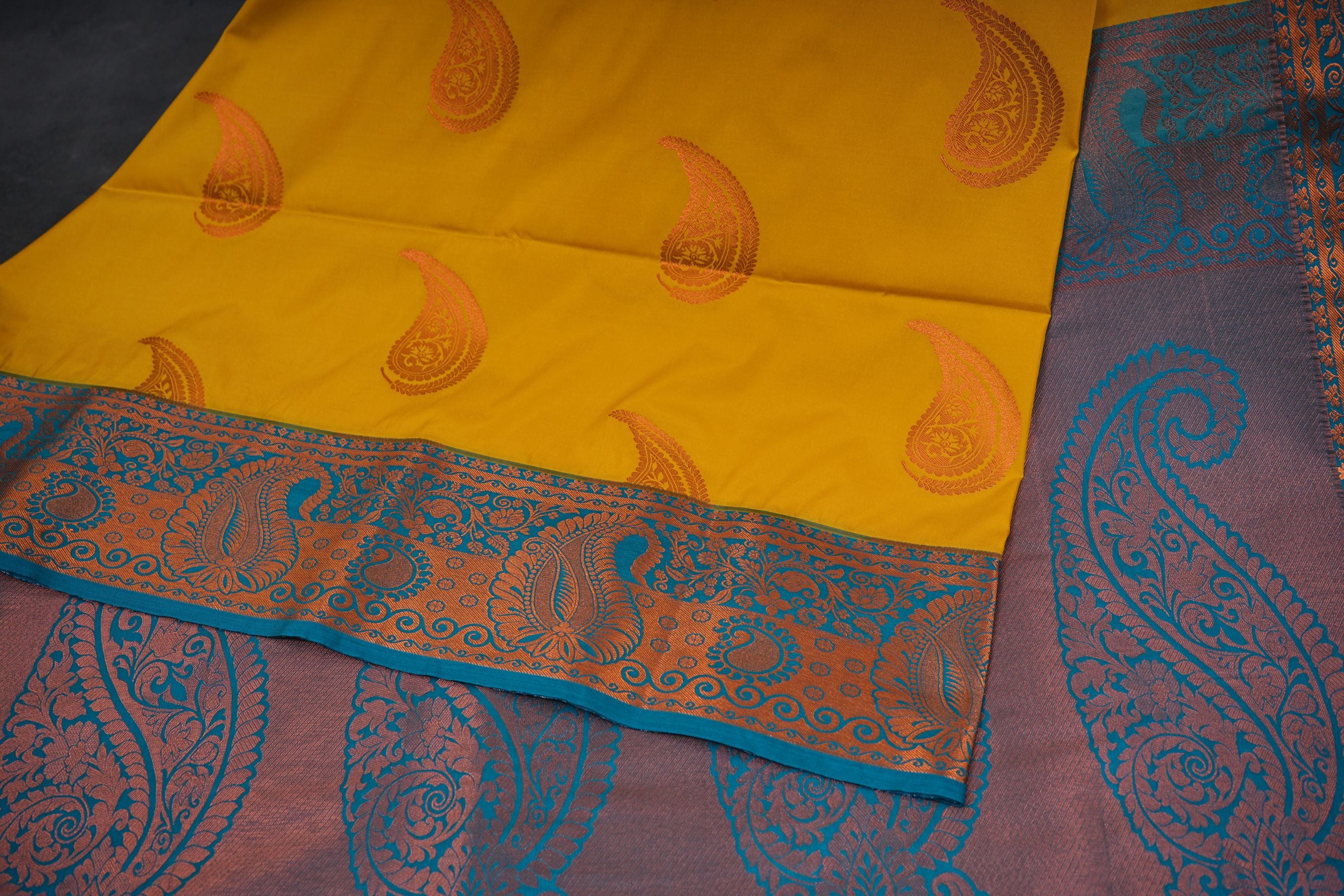 Kanchipuram Blended Silk Saree with Rich Pallu & Dual Border Designs Saree JCS Fashions