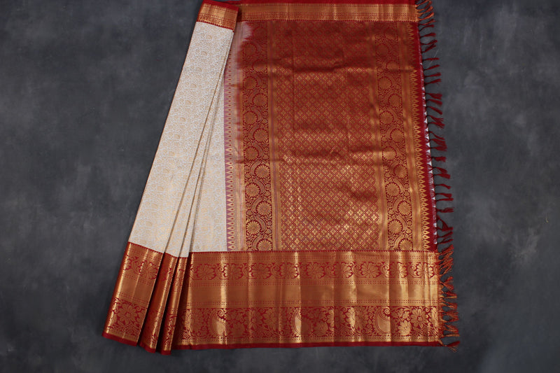 Elegant Kanchipuram Silk Saree - Traditional Design with Vibrant Color