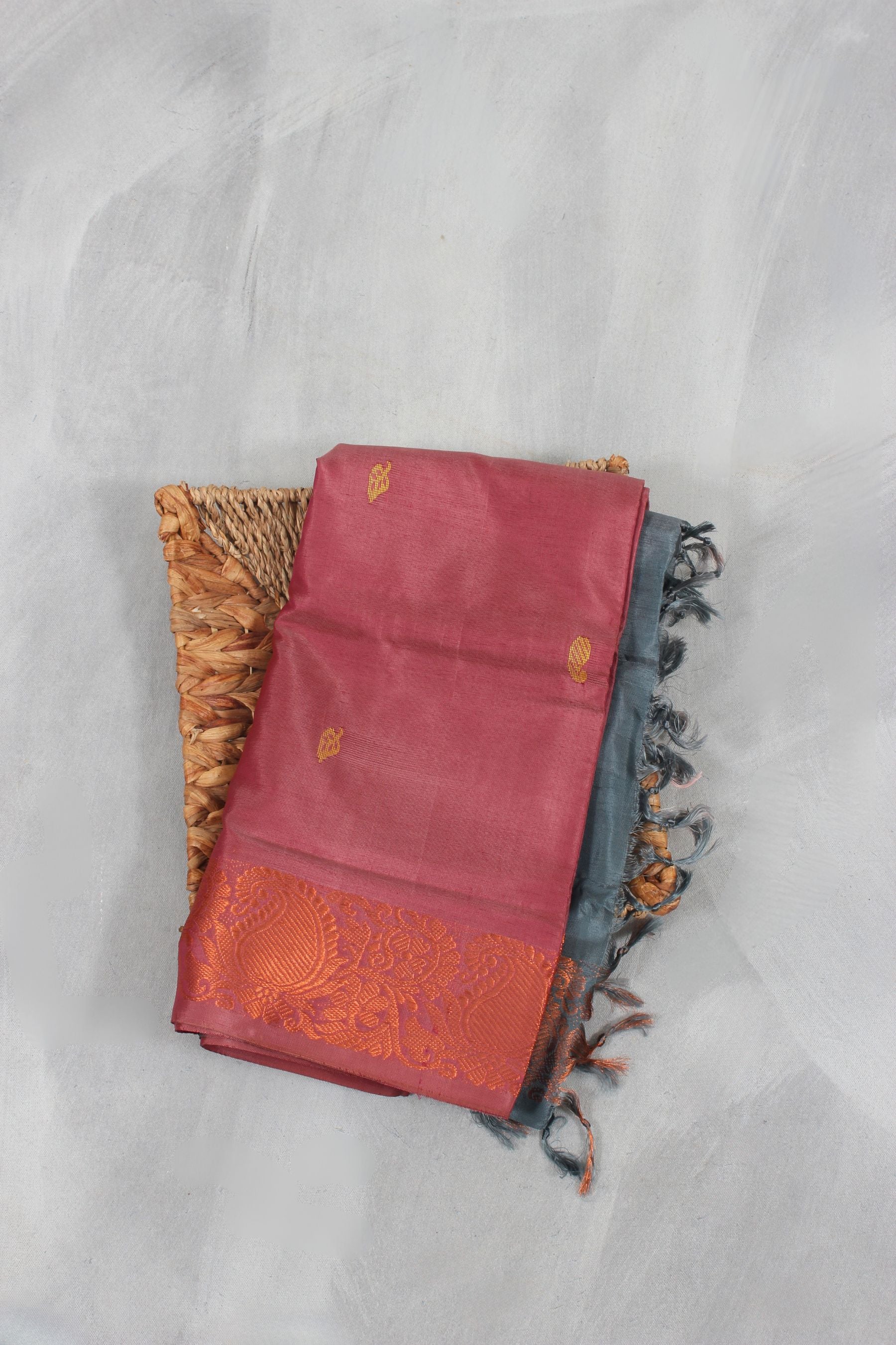 Elegant Banana Pith Saree with Traditional Zari Border: A Blend of Style