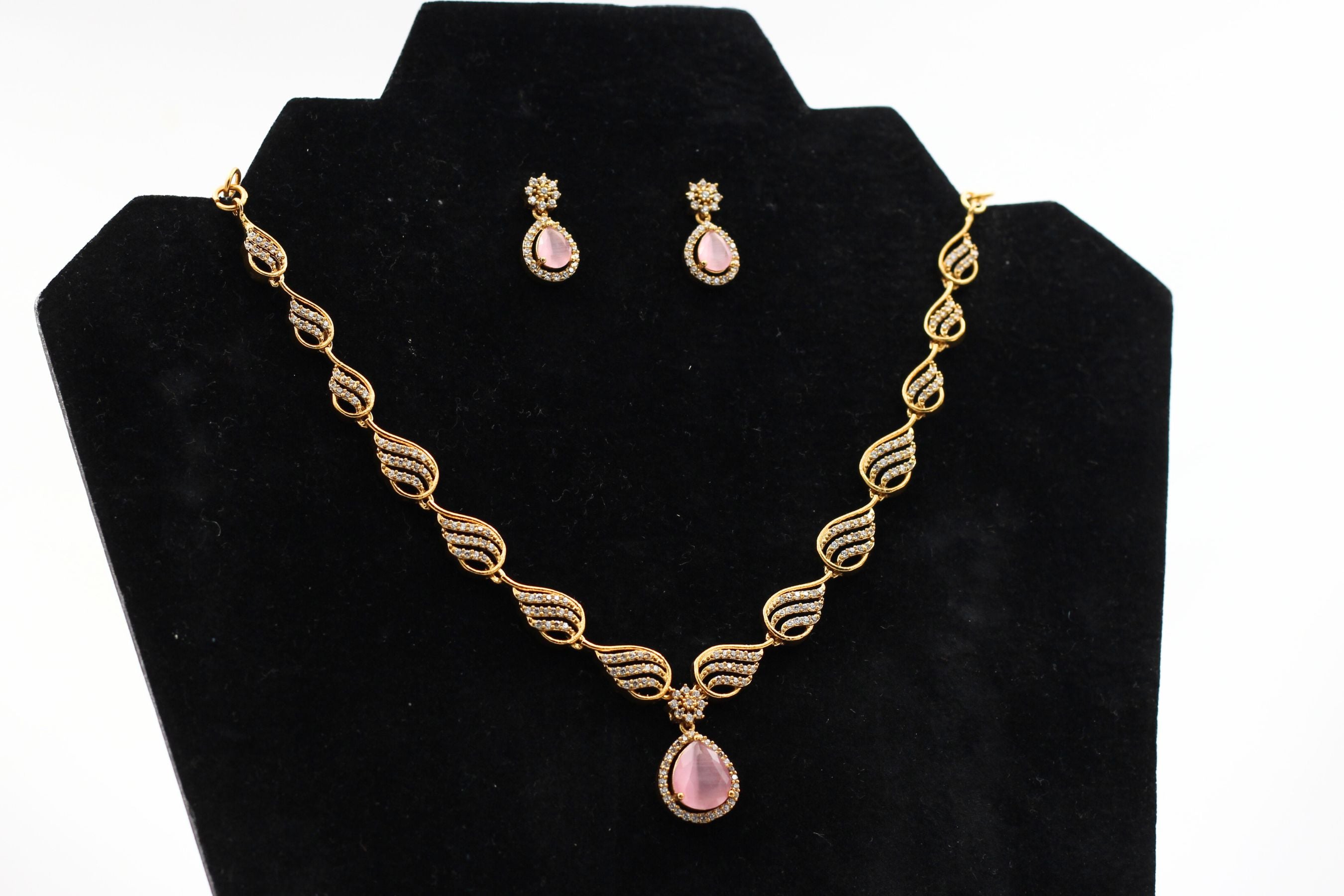 Regal Gold-Polished Jewelry Stone Neck Set - Handcrafted Statement Piece Jewelry JCS Fashions