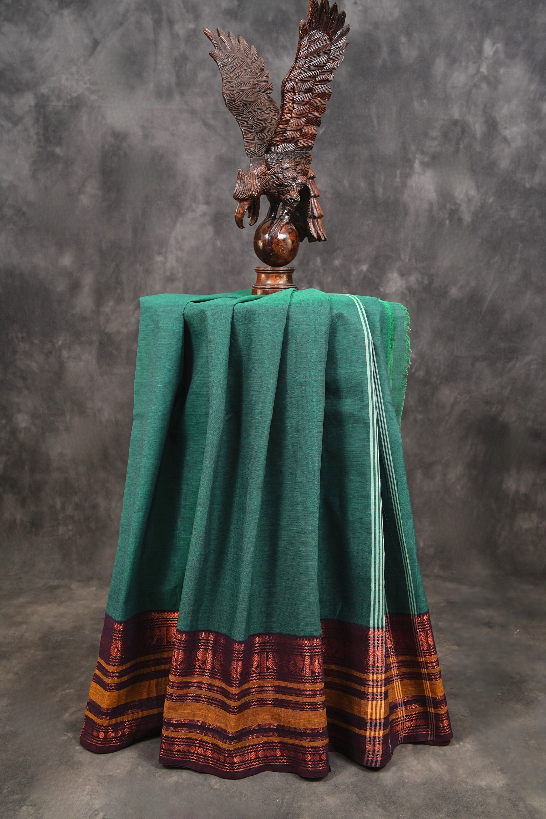 Traditional Chettinad Cotton Saree: Hand-Woven Indian Craftsmanship