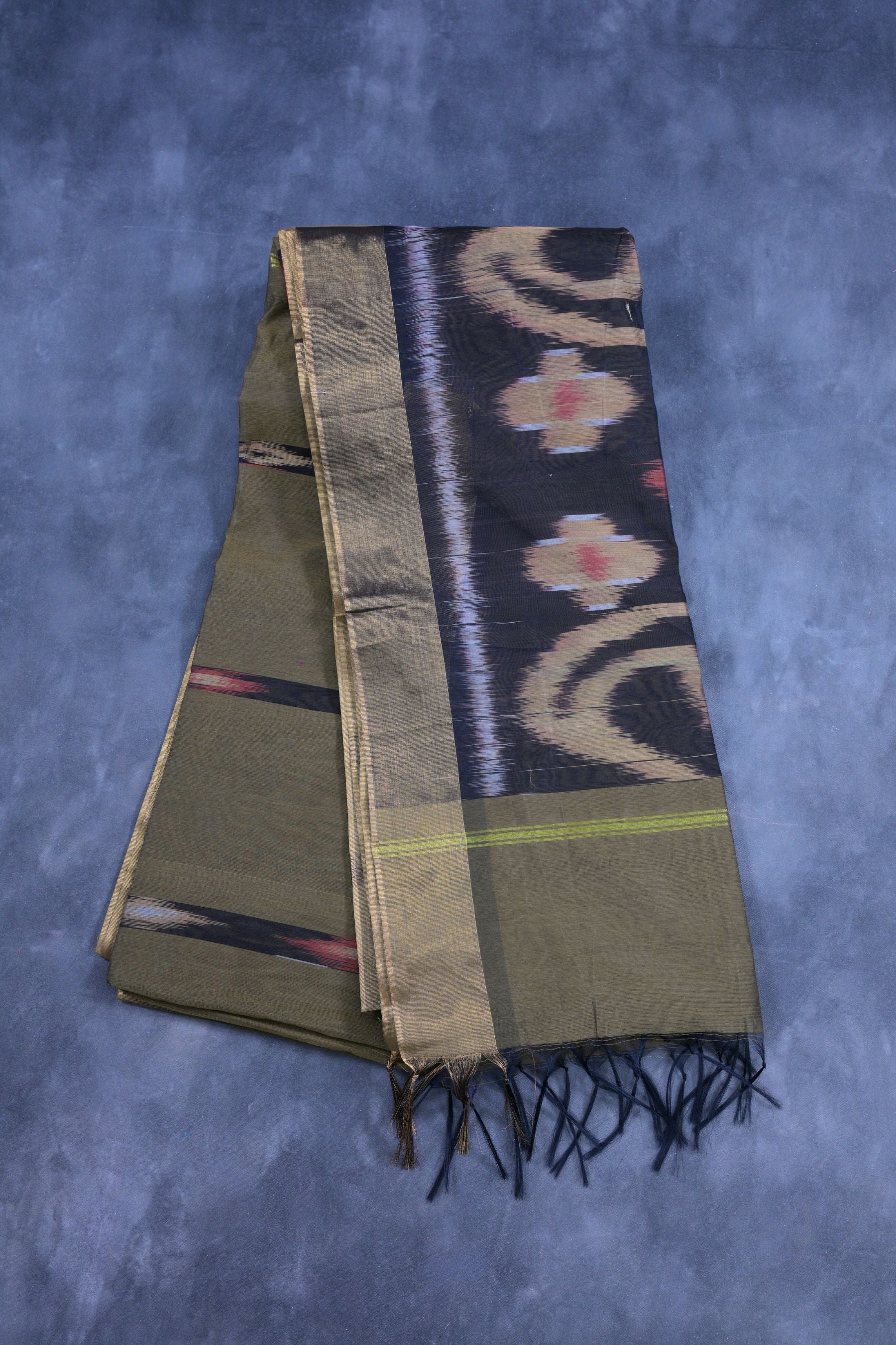 Pure Soft Cotton Saree with Exquisite Ikkat Design - Traditional Elegance