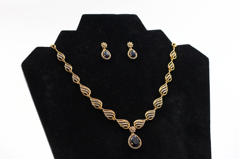 Luxurious Gold-Polished Necklace and Earring Set - Timeless Elegance