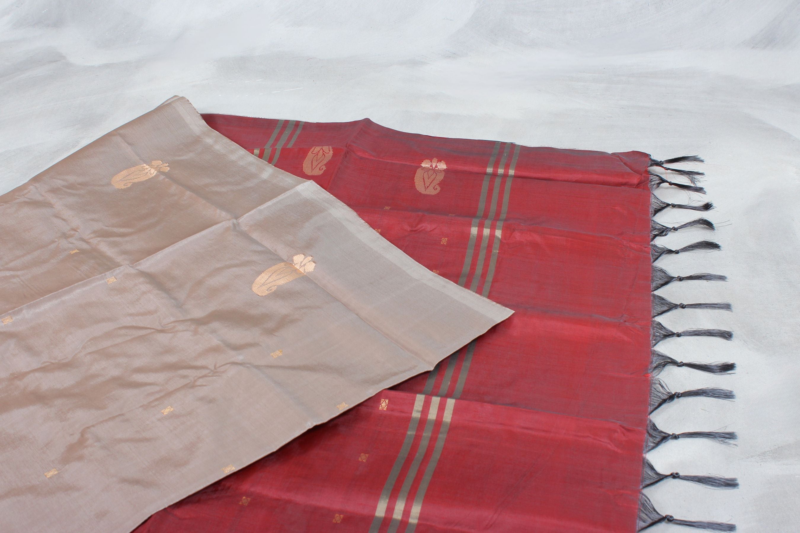 JCSFashions Sustainable Banana Pith Saree - Borderless Design & Natural Saree JCS Fashions