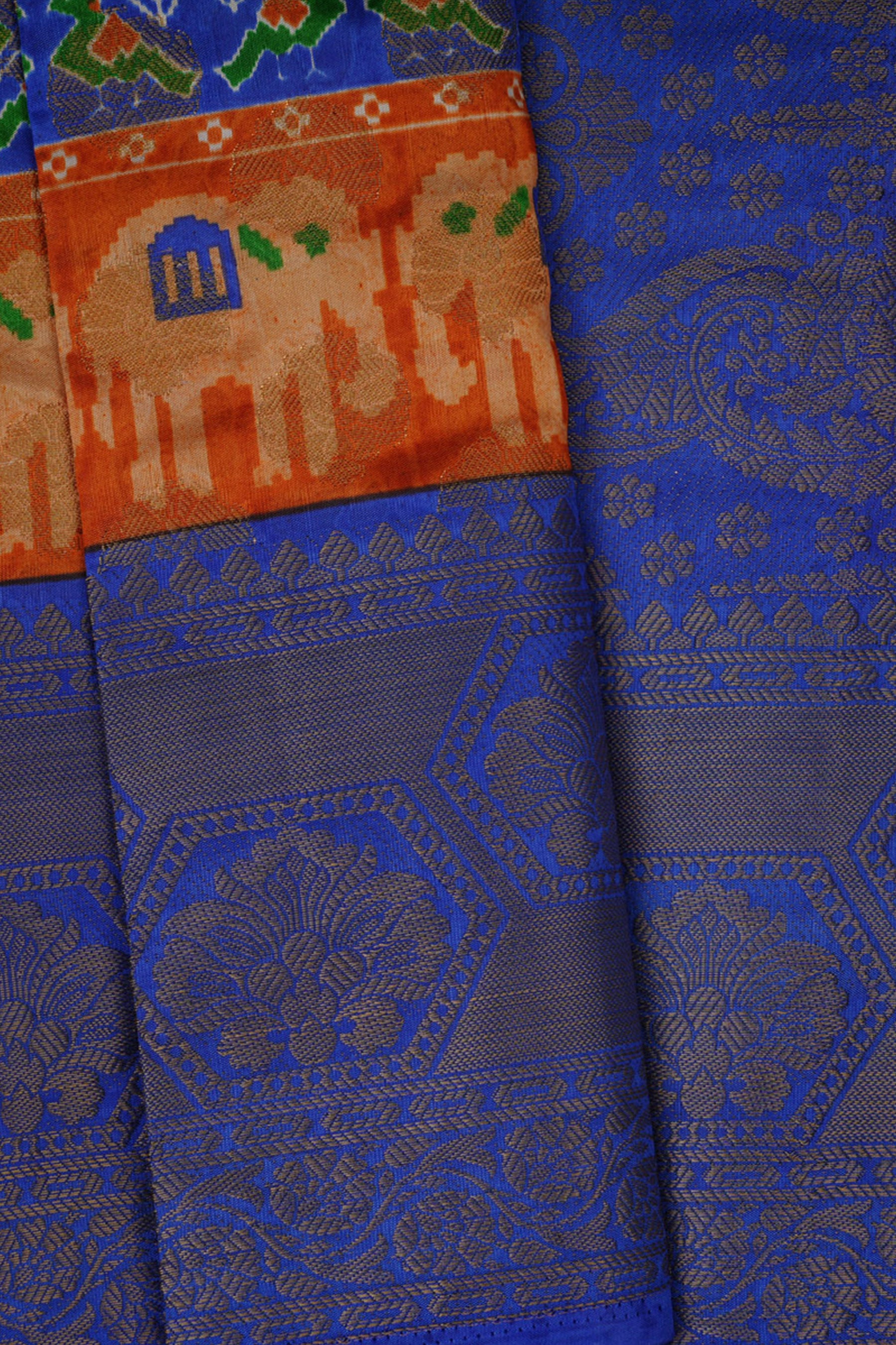 Exquisite Ikkat Silk Saree with Pochampally Ikkat Weaving