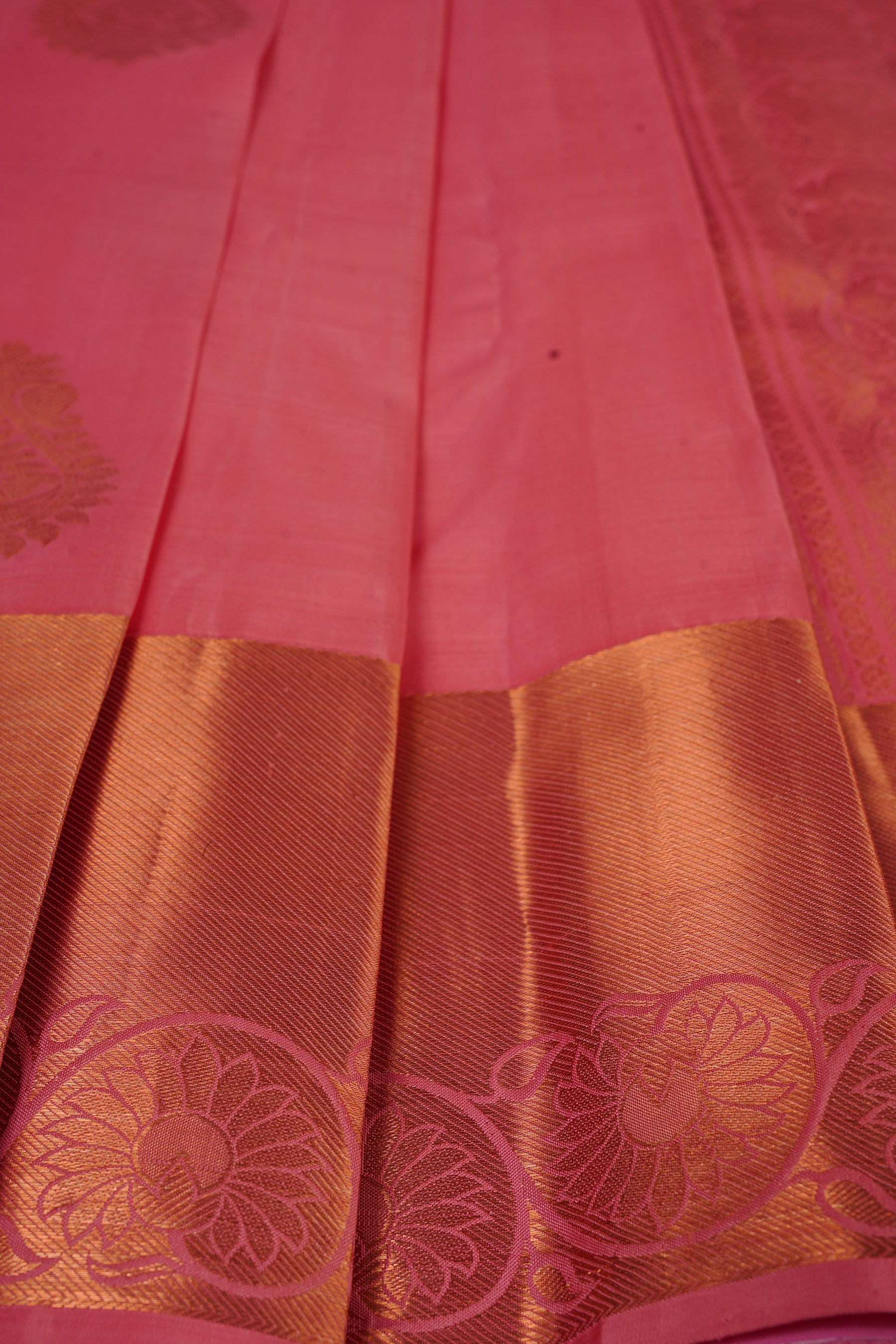 Handcrafted Elegance: Pure Handloom Silk Saree with Unique Border Saree JCS Fashions