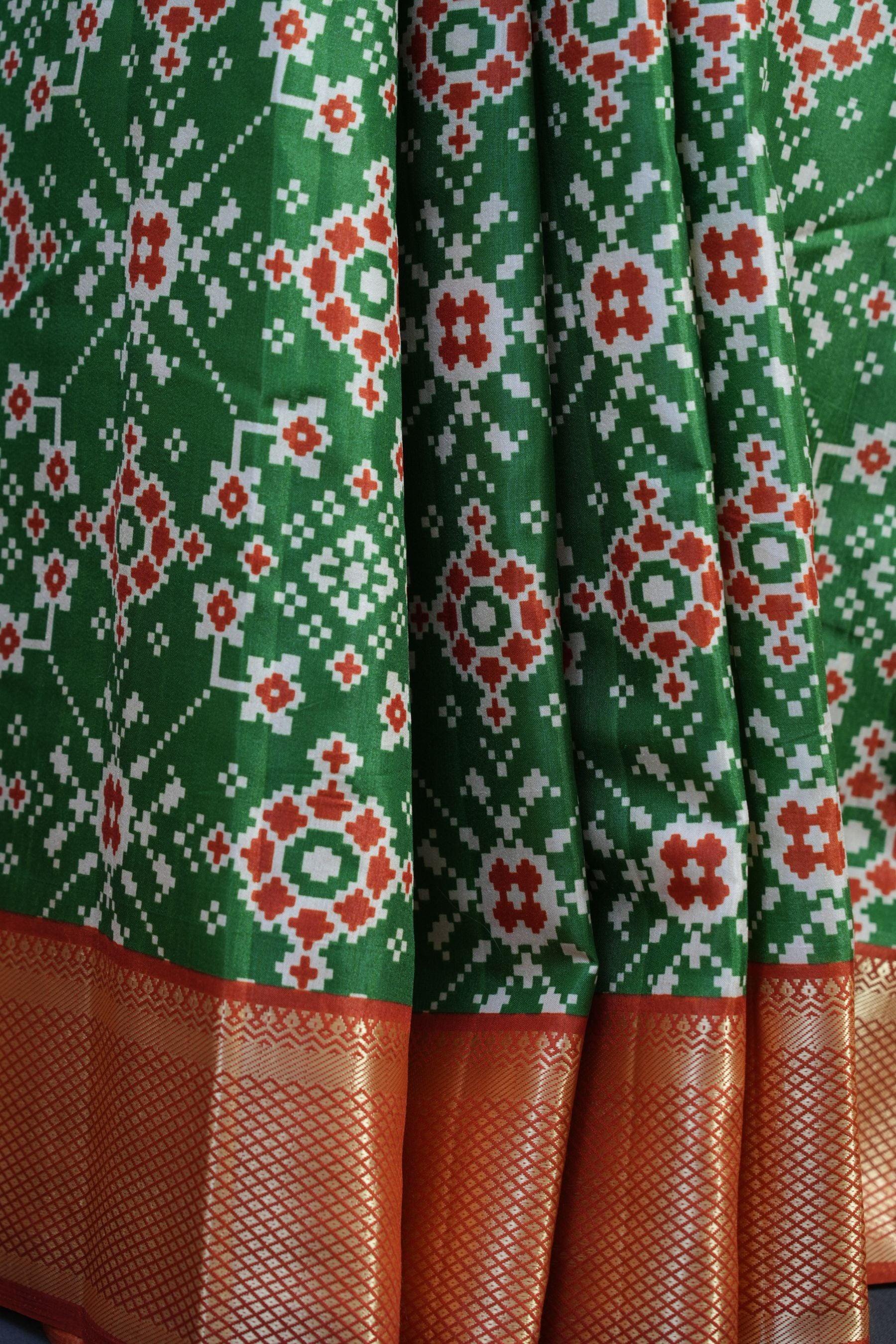 Exquisite Kanchipuram Semi Silk Ikkat Saree & Complementary Blouse Piece Saree JCS Fashions