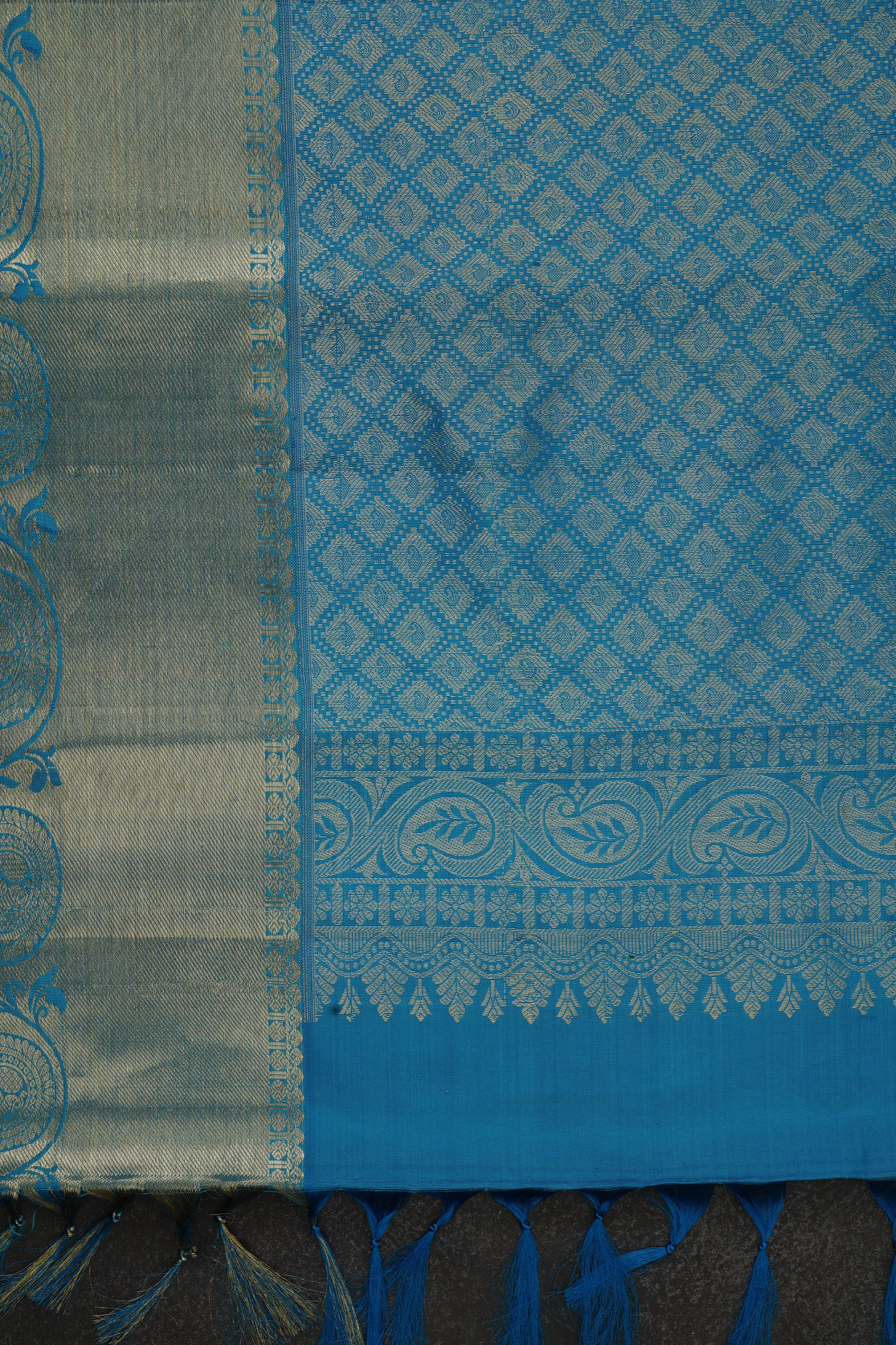 Elegant Kanchipuram Handloom Silk Masterpiece with Grand Pallu in Blue Saree JCS Fashions