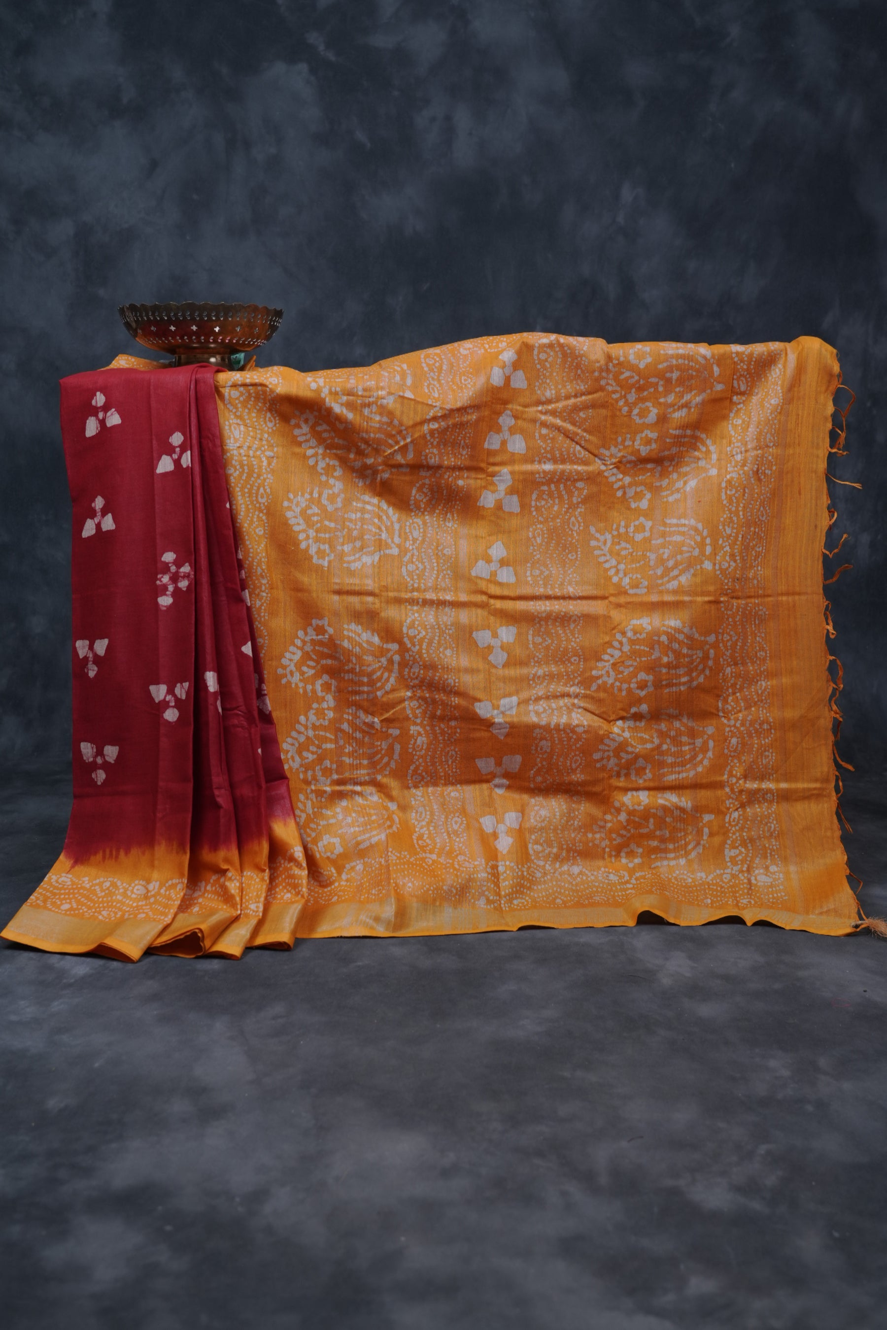 Liva Certified Linen Cotton Saree: Batik Prints and Contrast Border