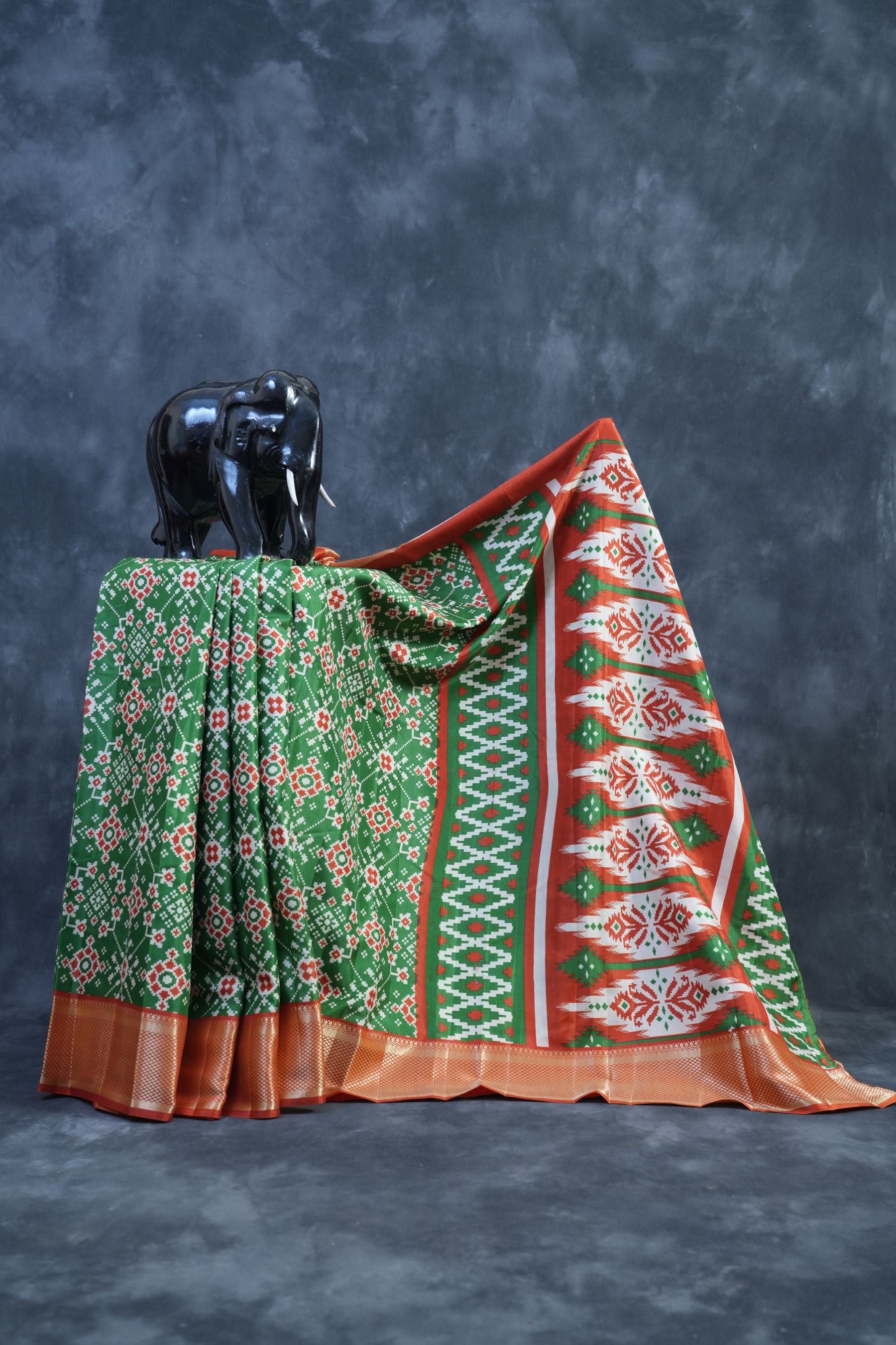 Exquisite Kanchipuram Semi Silk Ikkat Saree & Complementary Blouse Piece