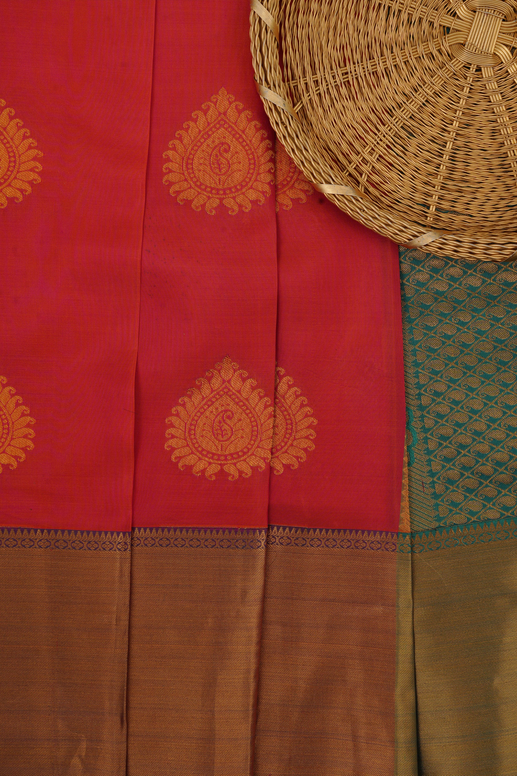 Luxurious Handloom Silk Saree with Grand Pallu & Stitched Blouse Saree JCS Fashions