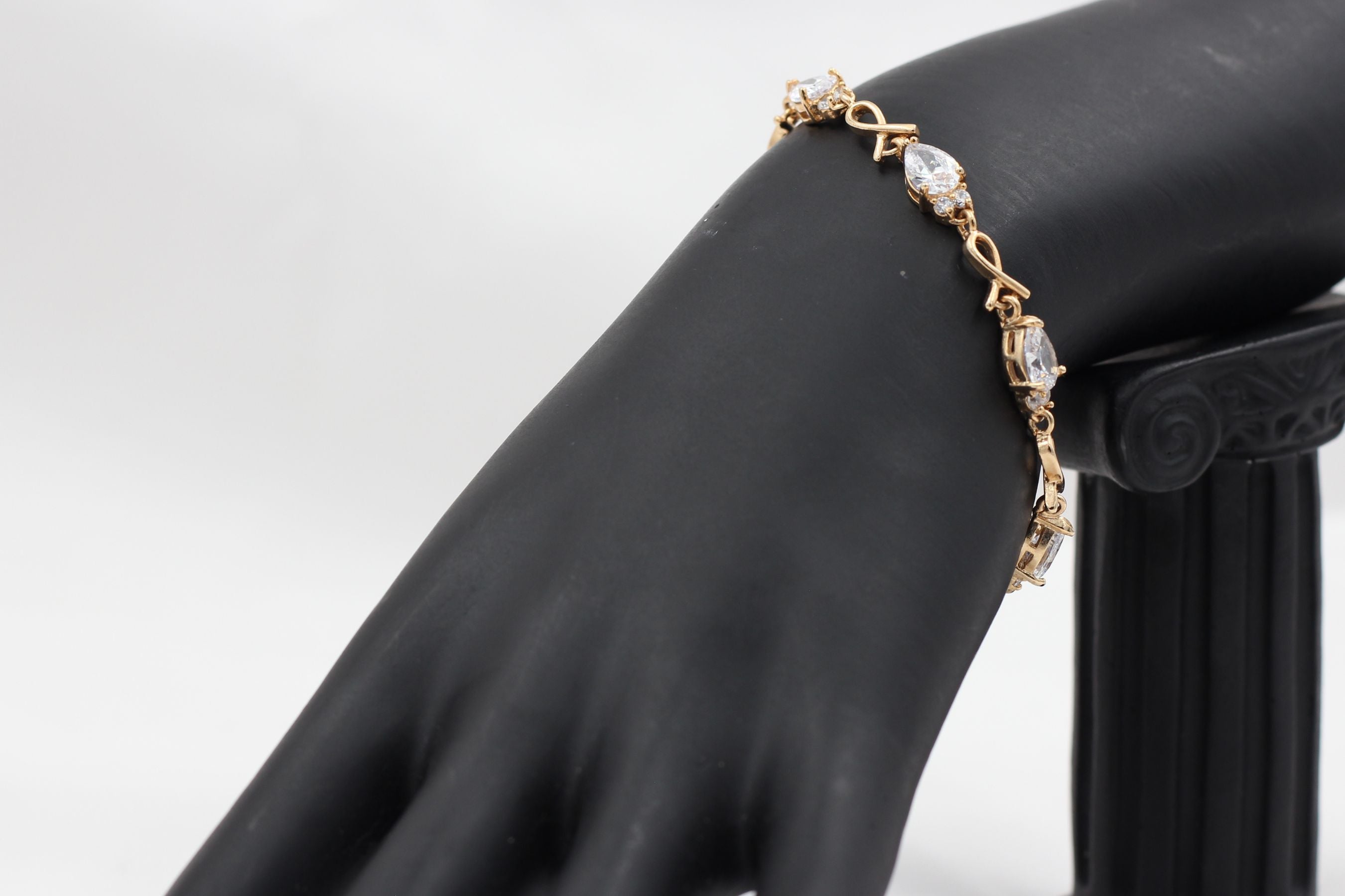 XUPING Exquisite Rose Gold Bracelet with Sparkling White Stones Jewelry JCS Fashions