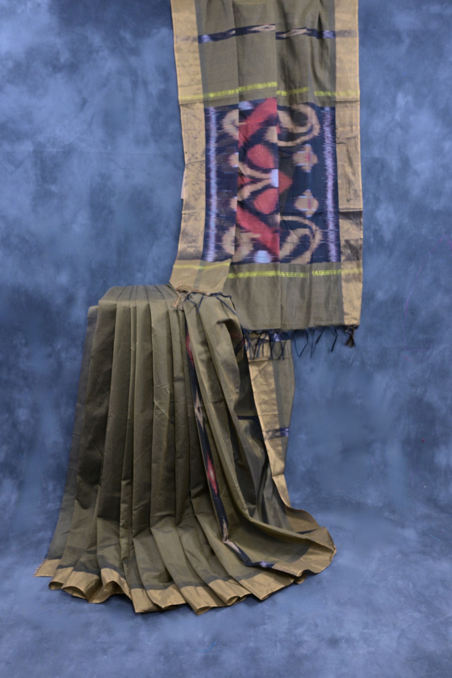 Pure Soft Cotton Saree with Exquisite Ikkat Design - Traditional Elegance