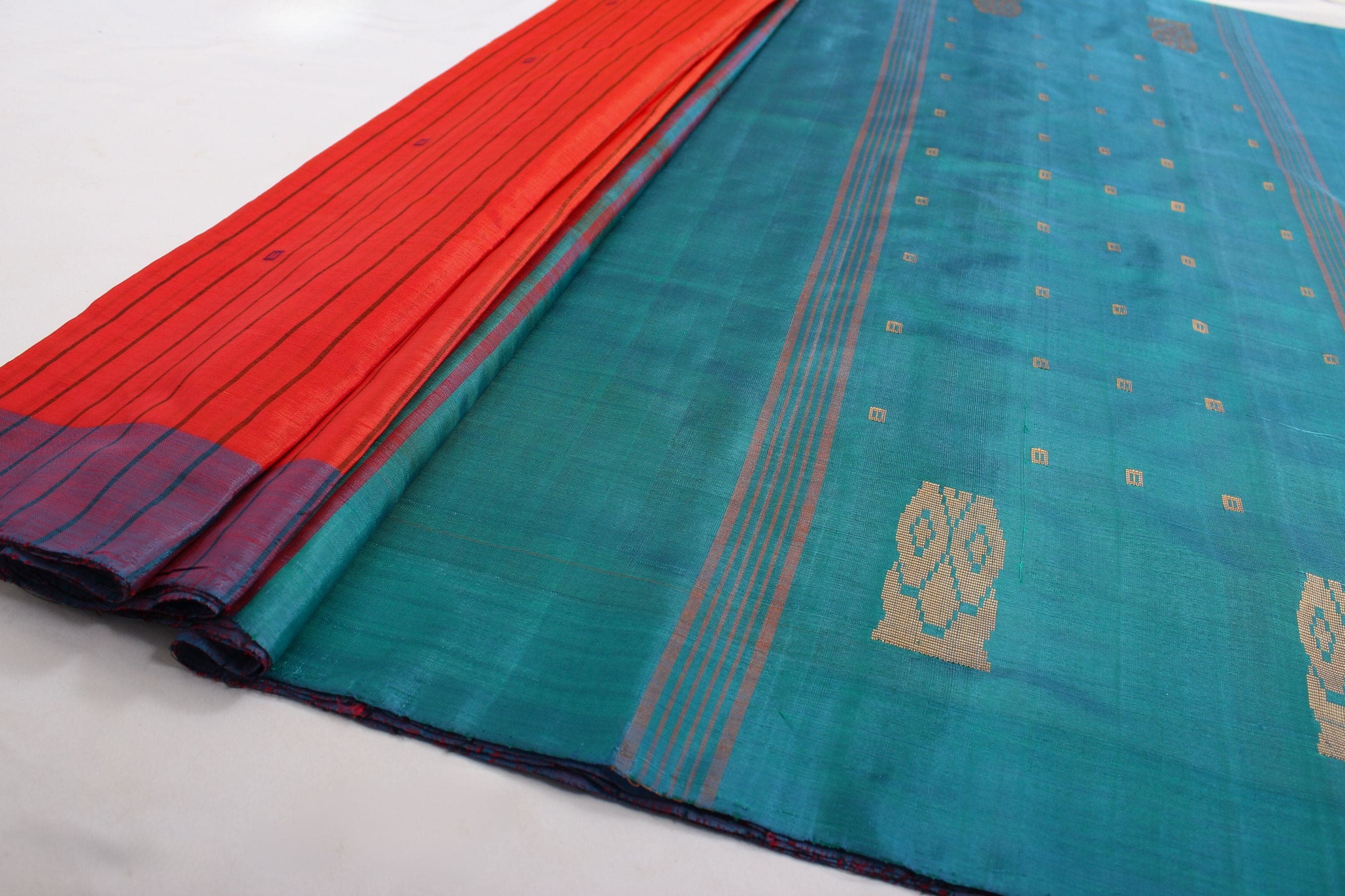 Handcrafted Banana Pith Saree with Zari Lines - Eco-Friendly Fashion Saree JCS Fashions