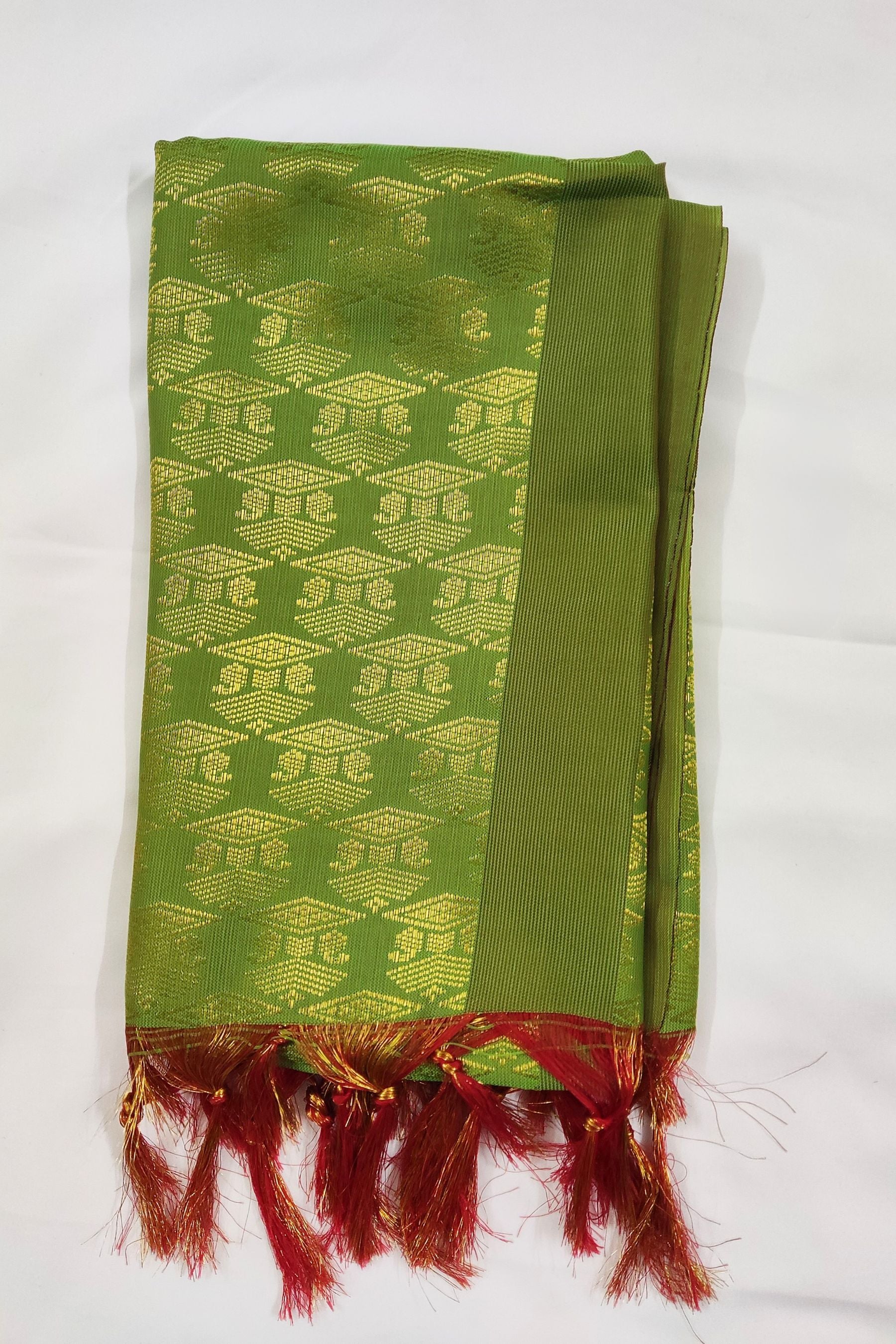 Elegant Ponnadai Shawl by JCSFashions - Blend of Tradition and Style Shawl JCS Fashions