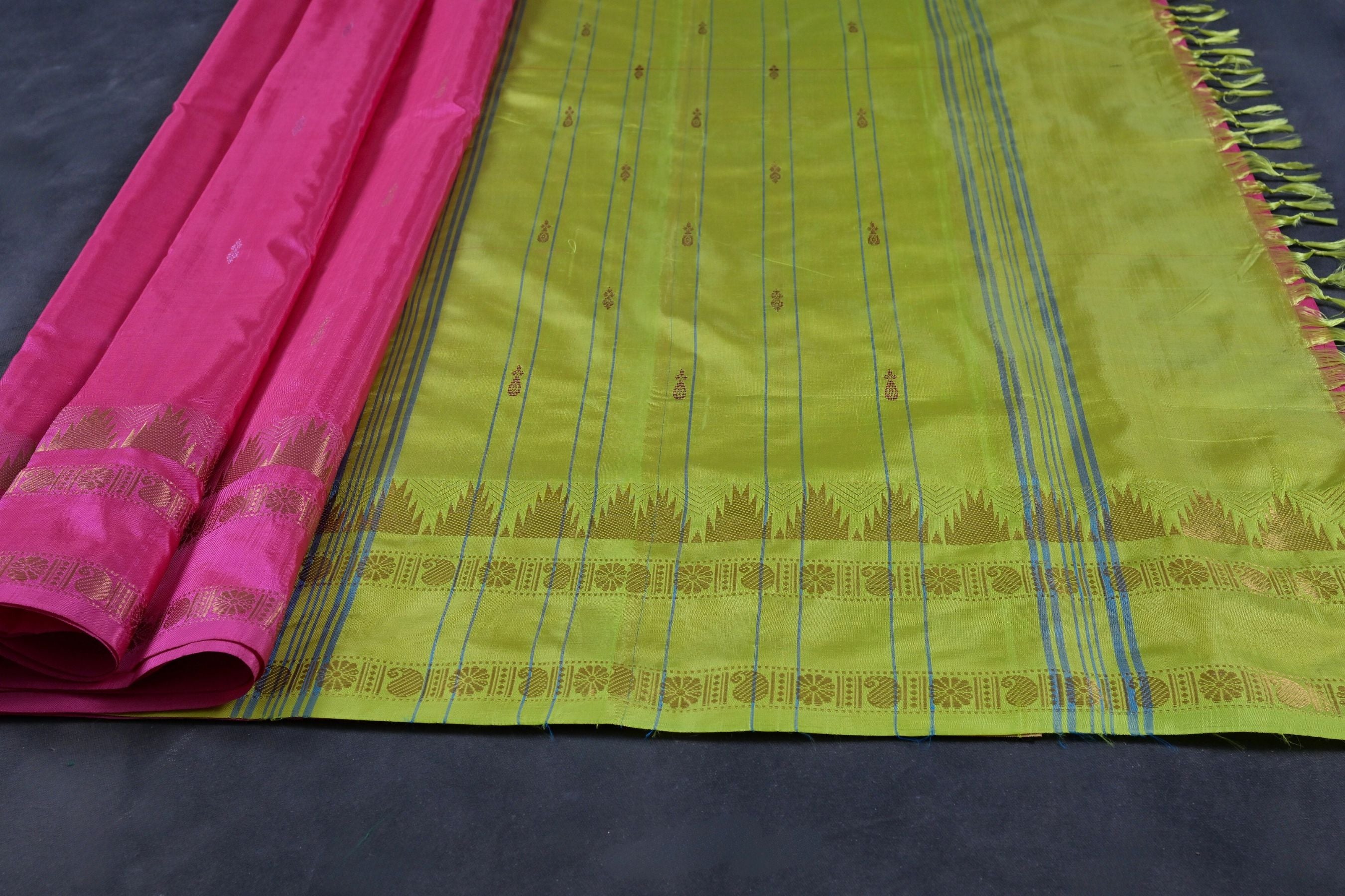 Eco-Friendly Vaazhai Naar Saree with Striking Zari Border Saree JCS Fashions