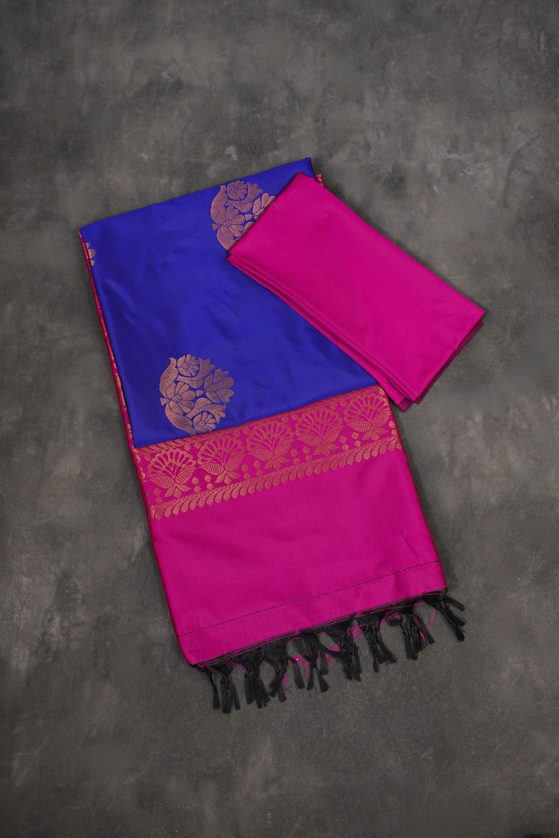 Elegant Kanchipuram Blended Silk Saree - Borderless, Radiant and Classy