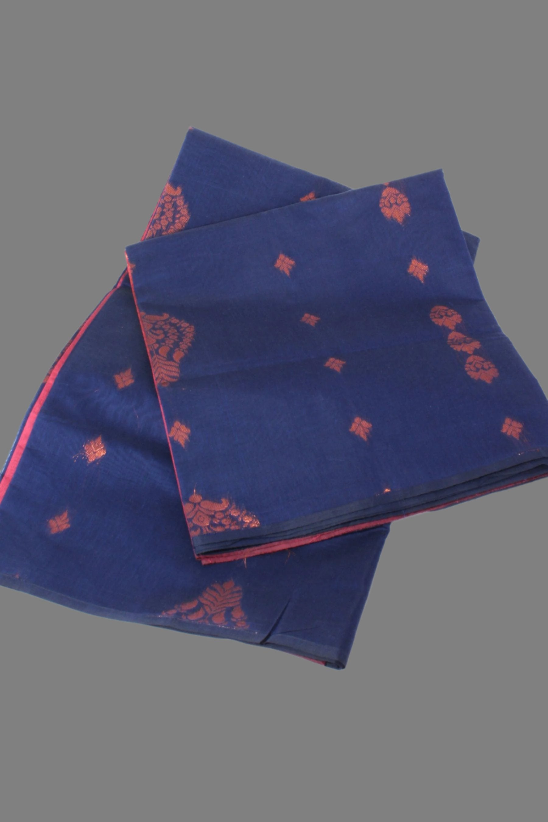 Exquisite Pure Silk-Cotton Saree: Lightweight Elegance with Large Motifs