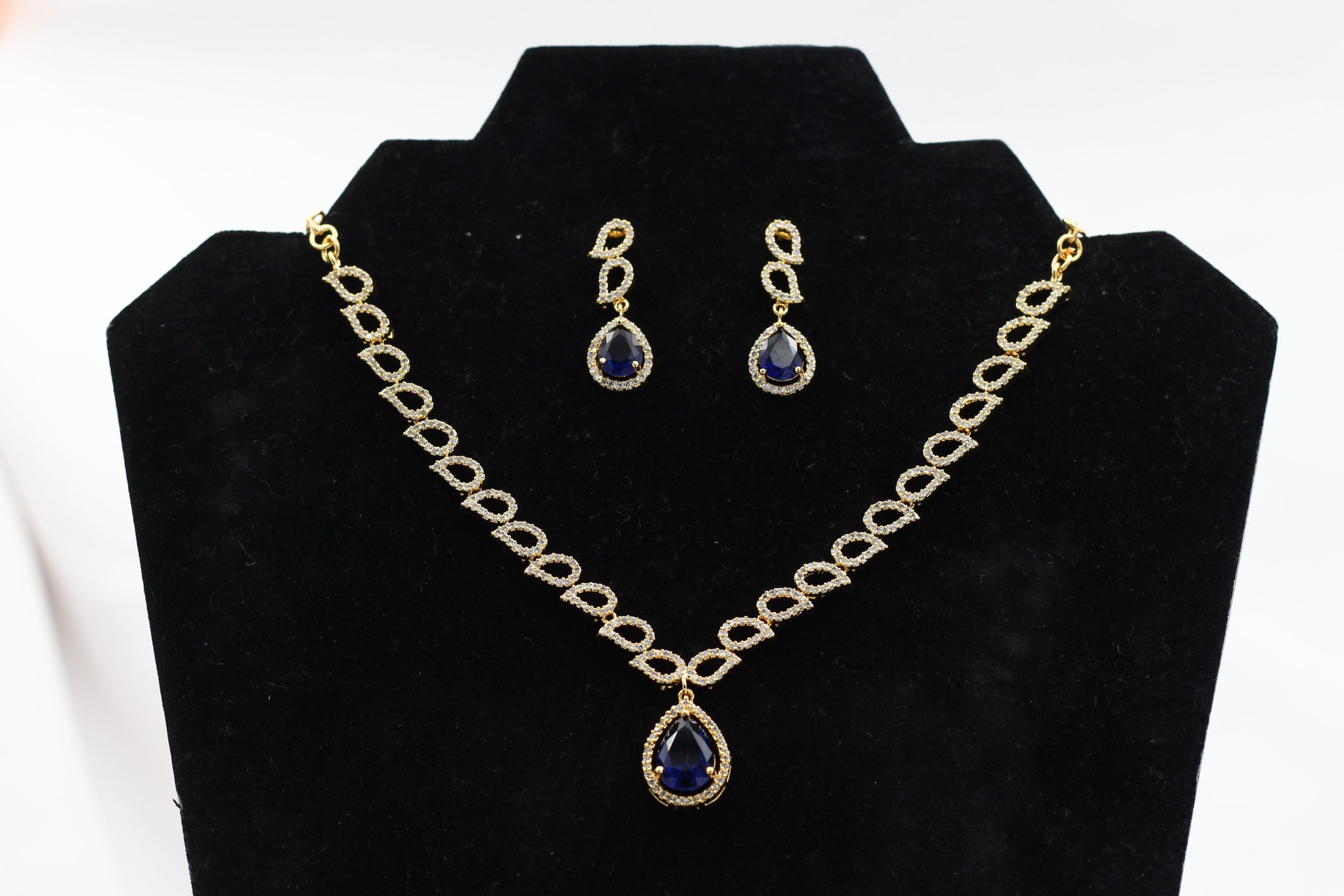 Exquisite Gold Polished Jewelry Set with Vibrant Stones - JCS Fashions