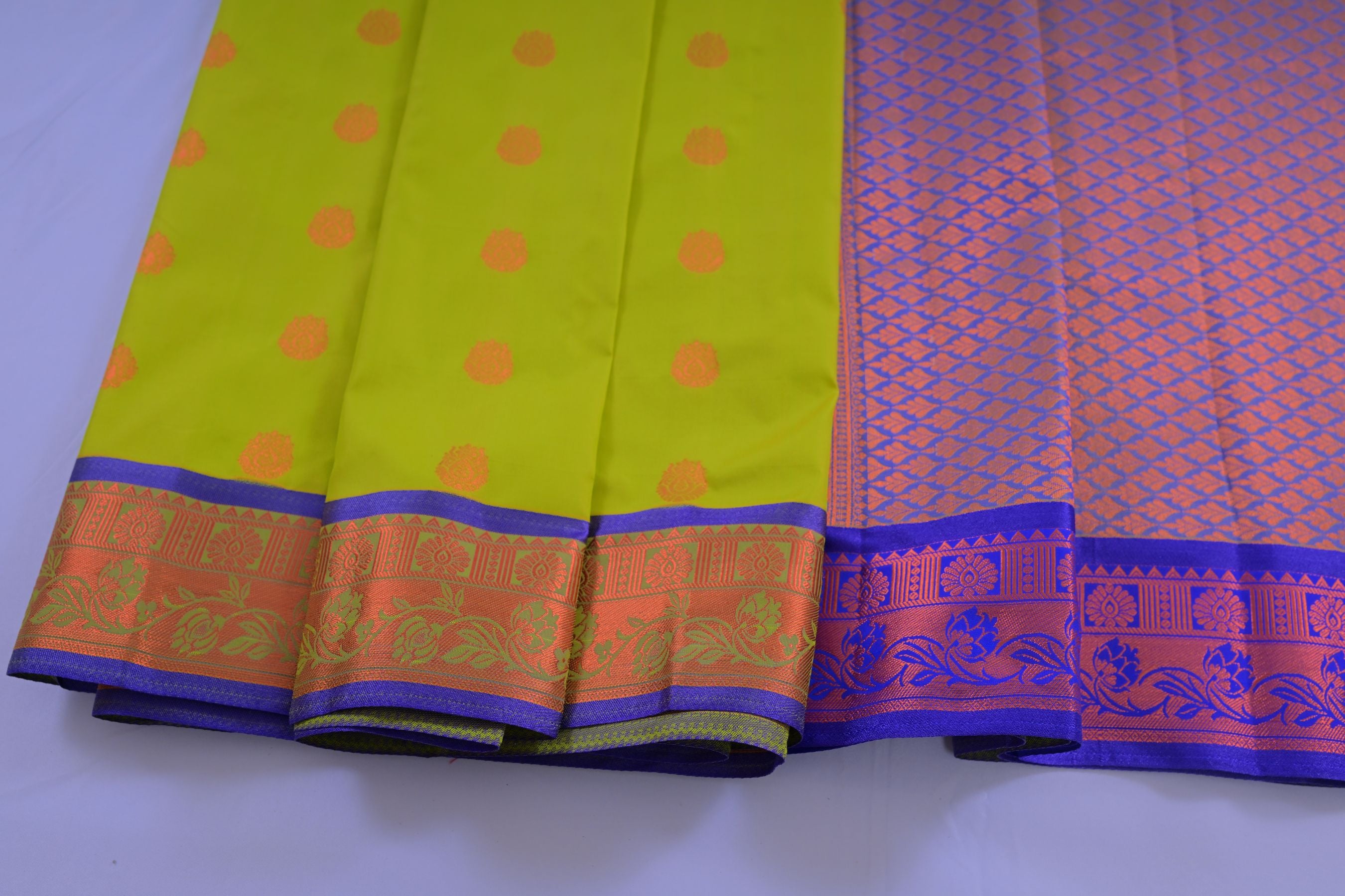 Elegant Dual-Border Saree with Grand Pallu and Copper Zari Accents Saree JCS Fashions