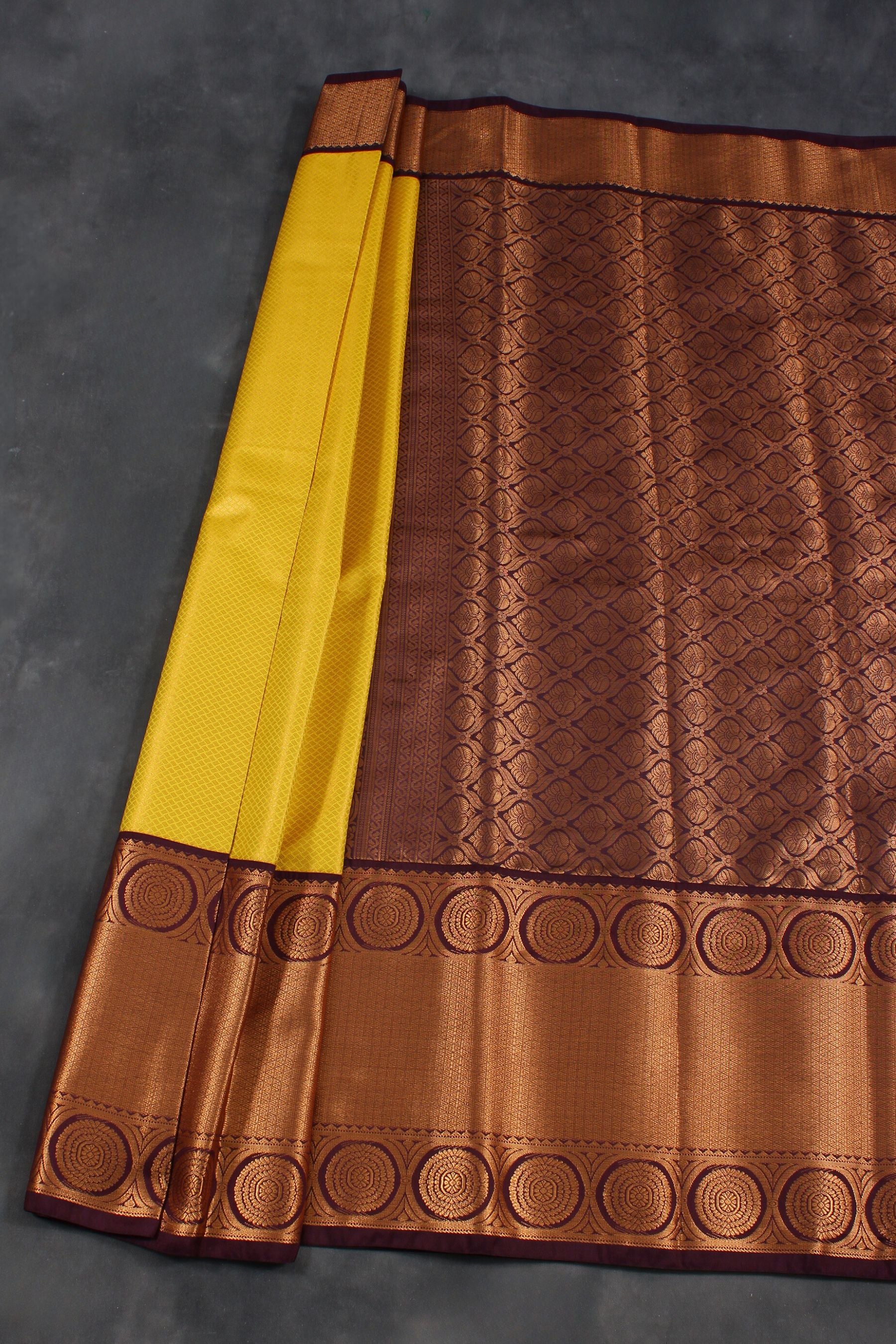 Regal Kanchipuram Silk Saree with Grand Pallu and Intricate Butties