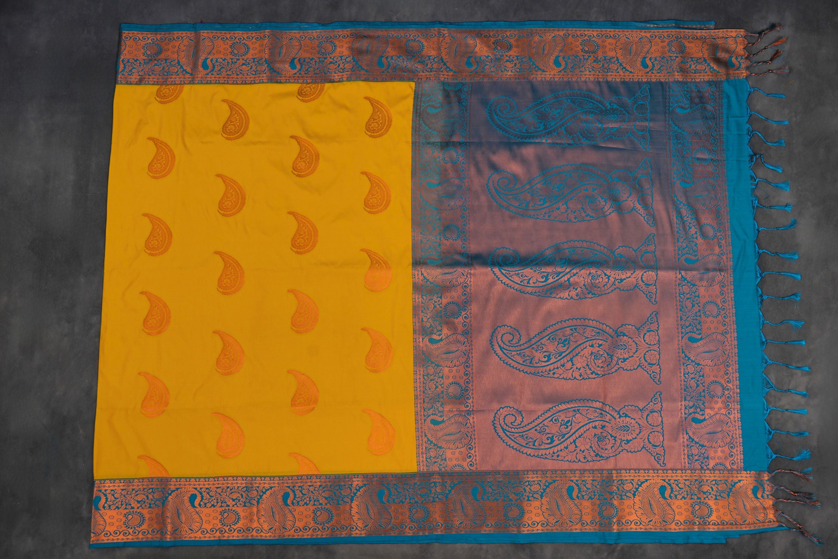 Kanchipuram Blended Silk Saree with Rich Pallu & Dual Border Designs Saree JCS Fashions