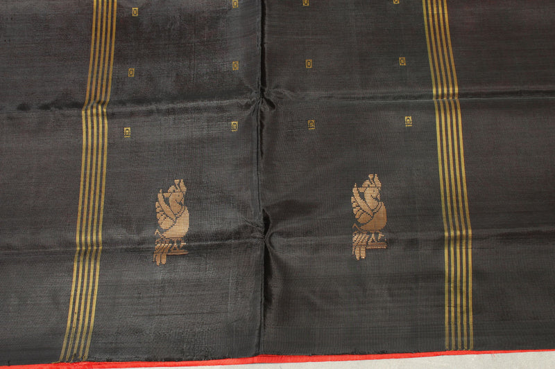 Elegant Handwoven Banana Pith Saree - Sustainable & Versatile Ethnic Chic