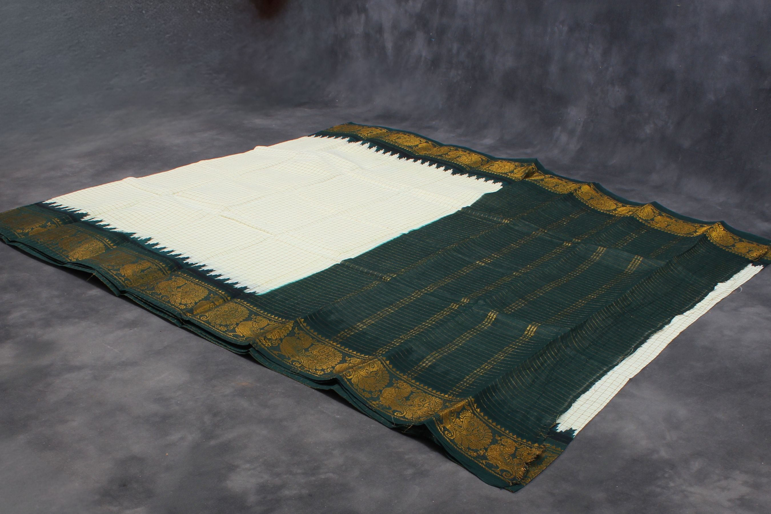 Madurai Sungudi Cotton Saree: Tradition Meets Elegance at JCS Fashions