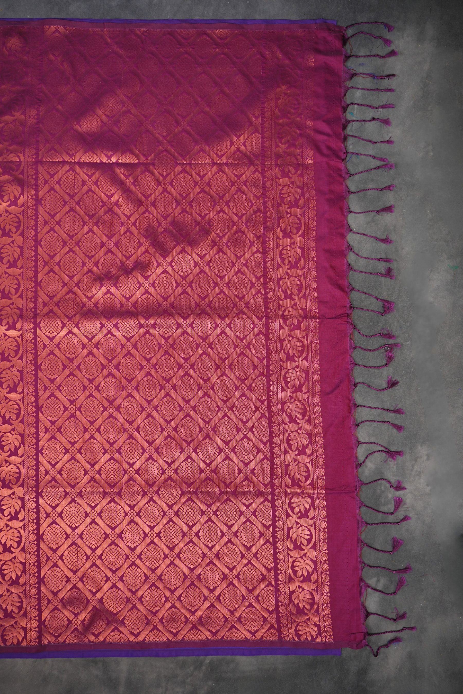 Kanchipuram Blended Silk Saree - Borderless & Vibrant for Special Events Saree JCS Fashions