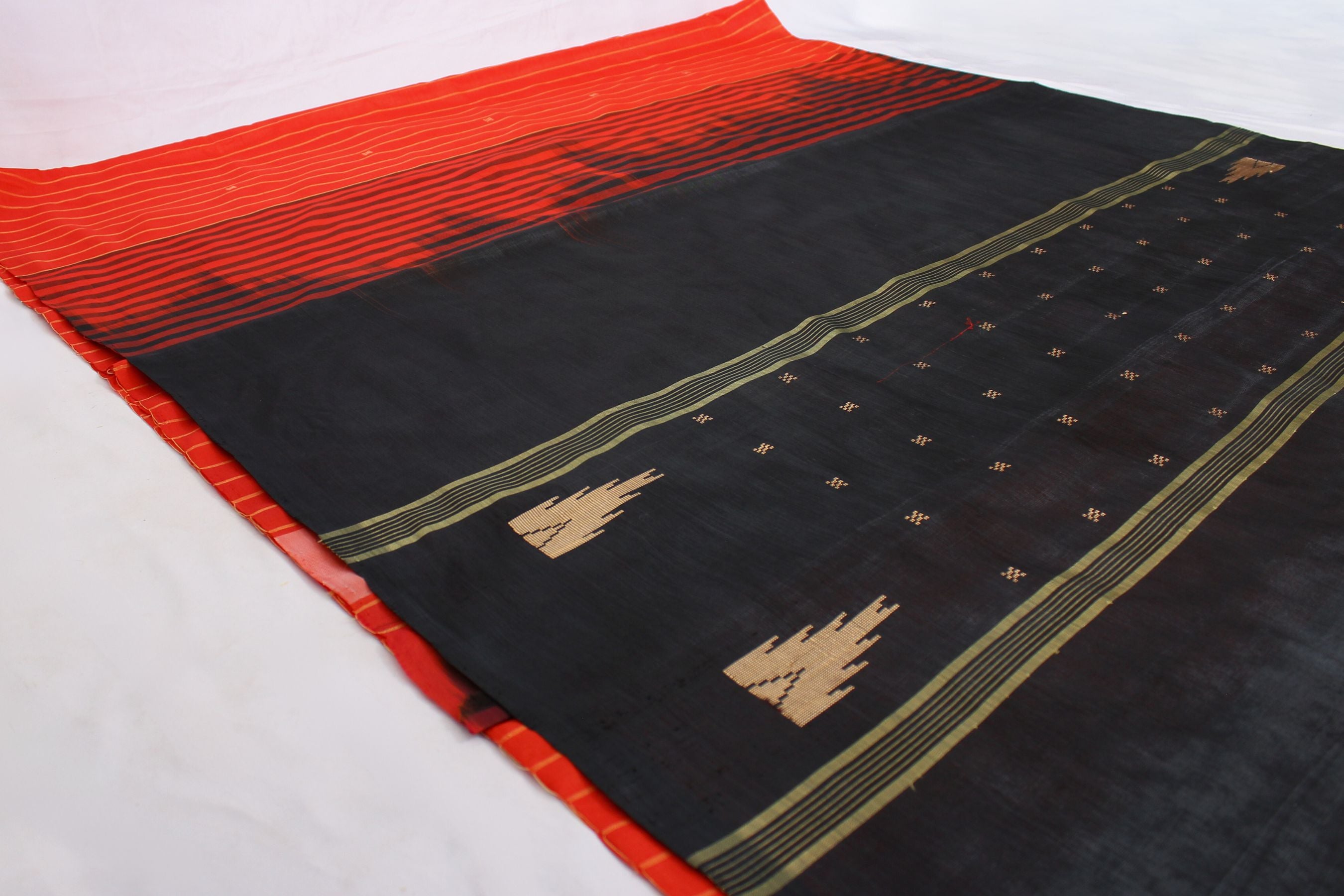 Hand-Woven Banana Pith Saree: Fusion of Sustainability & Elegance Saree JCS Fashions