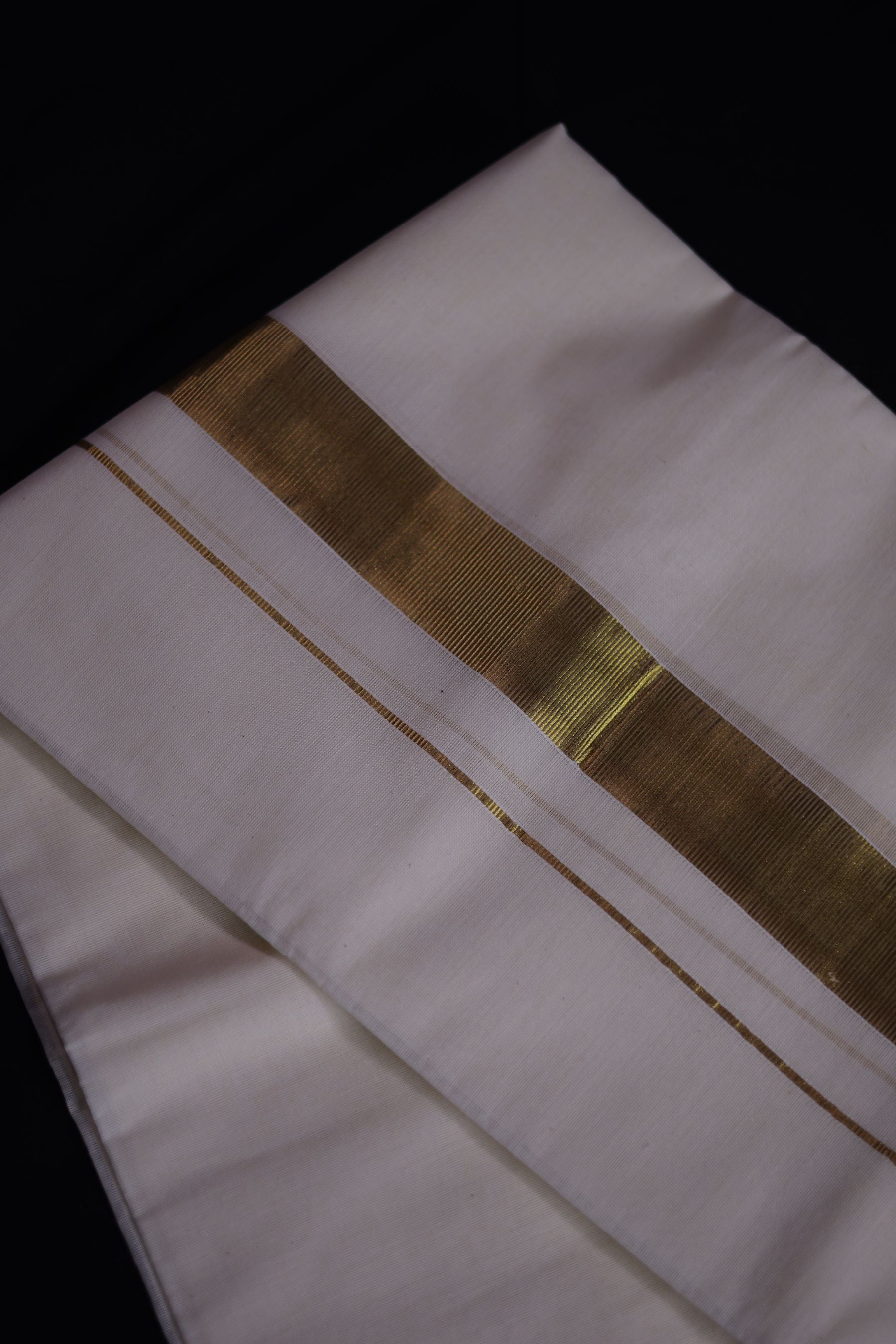 Heritage-Blend Kerala Cotton Angavastram: Exquisite Zari Lines & Comfort Shawl JCS Fashions